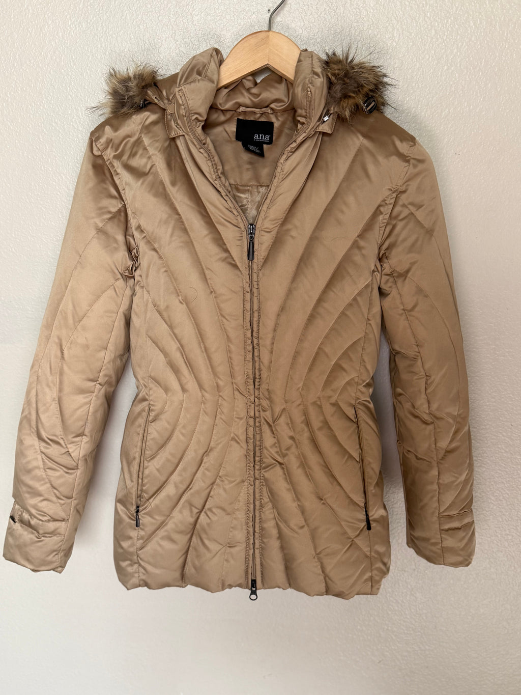 A.n.a 60% Down 40% Waterfowl Feathers S Champage Medium Weight Hooded Puffer Jacket