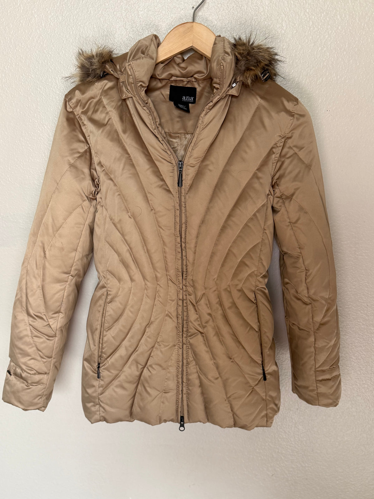 A.n.a 60% Down 40% Waterfowl Feathers S Champage Medium Weight Hooded Puffer Jacket