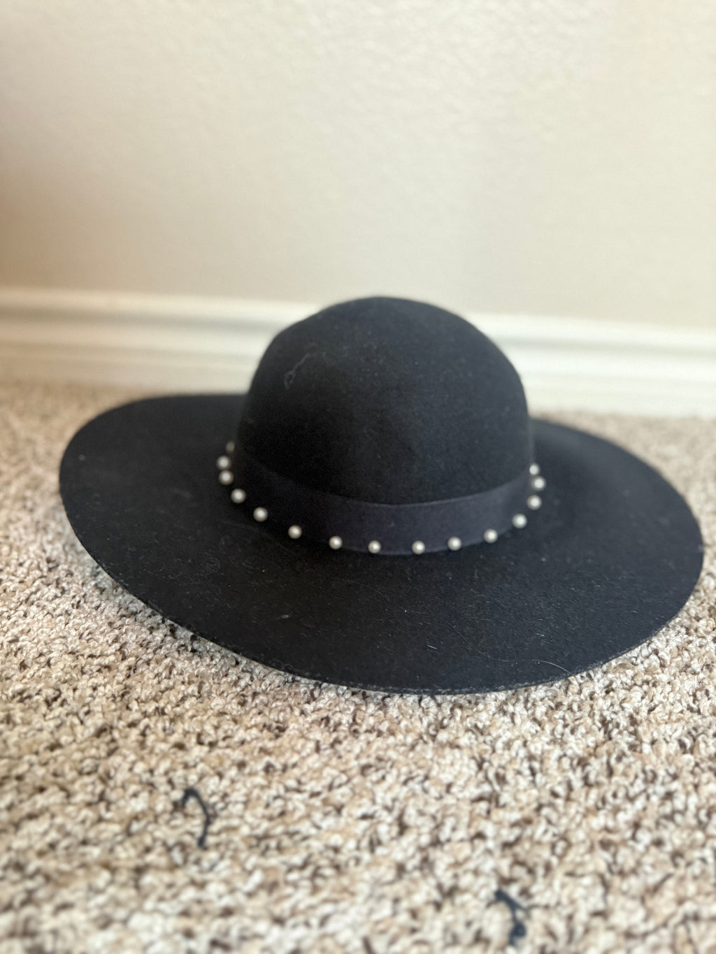 Black 100% Wool Wide Brim Hat