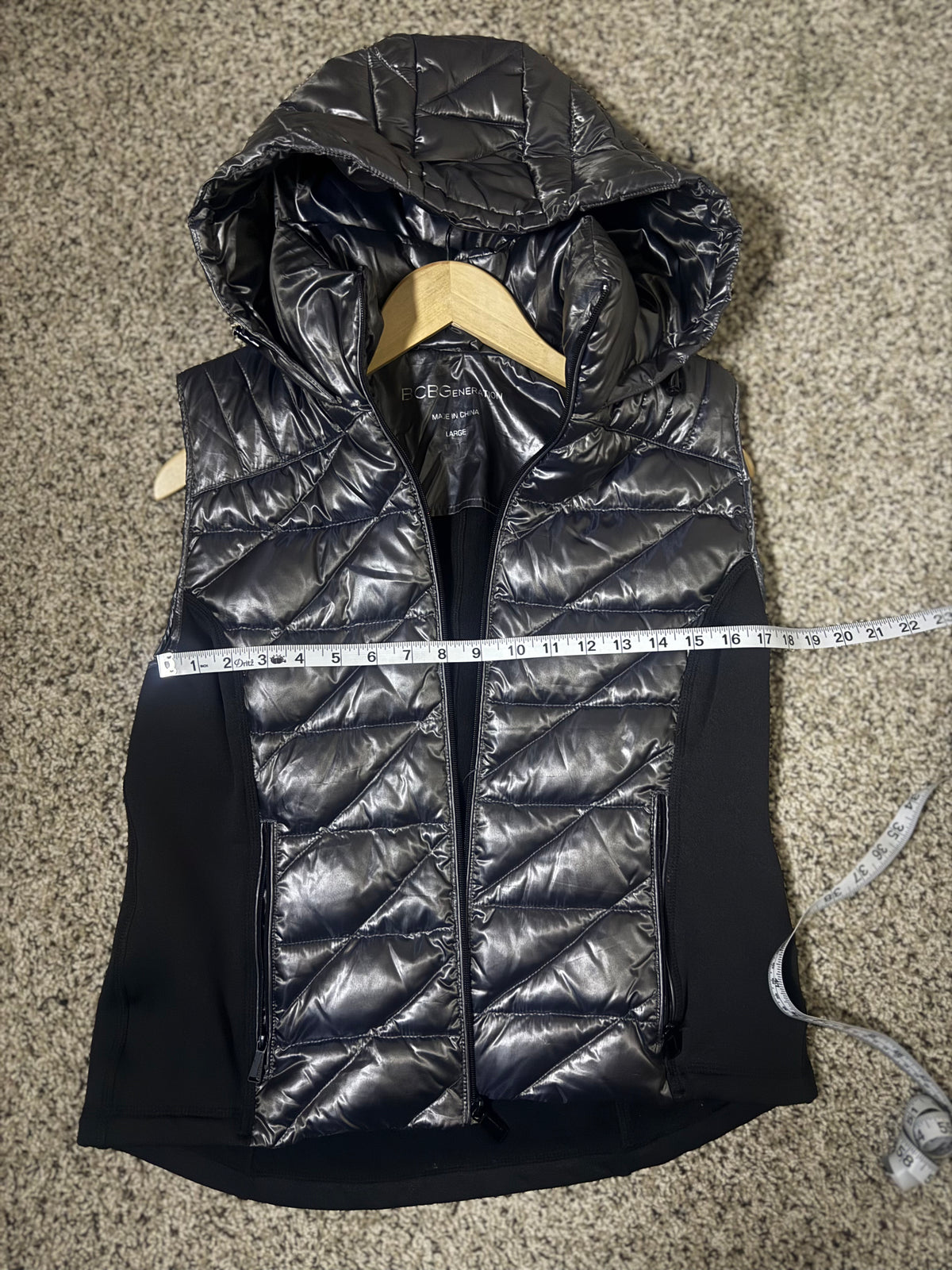 BCBGeneration 60% Down 40% Waterfowl Filled L Black/Metalic Charcoal Grey Down Vest