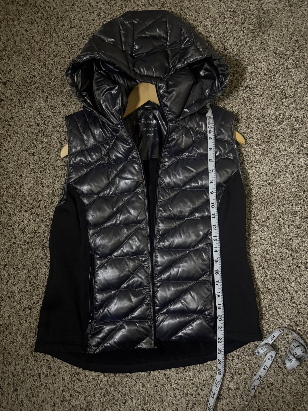 BCBGeneration 60% Down 40% Waterfowl Filled L Black/Metalic Charcoal Grey Down Vest