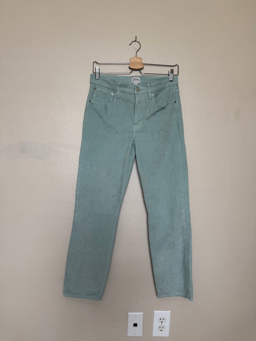 J. Crew 76% Cotton 18% Lyocell 5% Polyester 1% Elastane Size 27 Mint Green Cordouroy Skinny Jeans