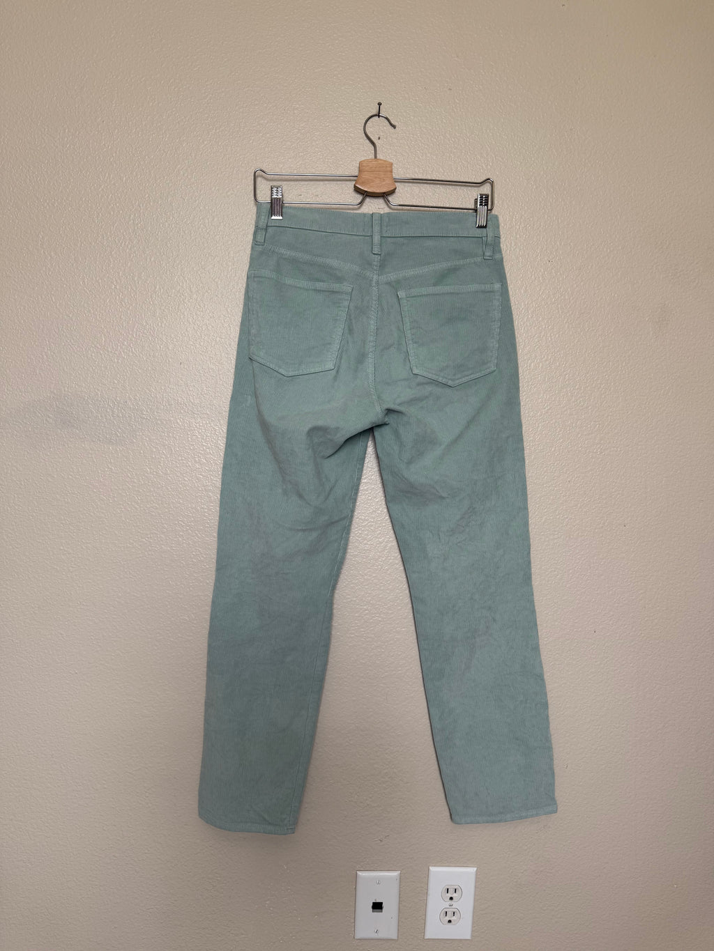 J. Crew 76% Cotton 18% Lyocell 5% Polyester 1% Elastane Size 27 Mint Green Cordouroy Skinny Jeans