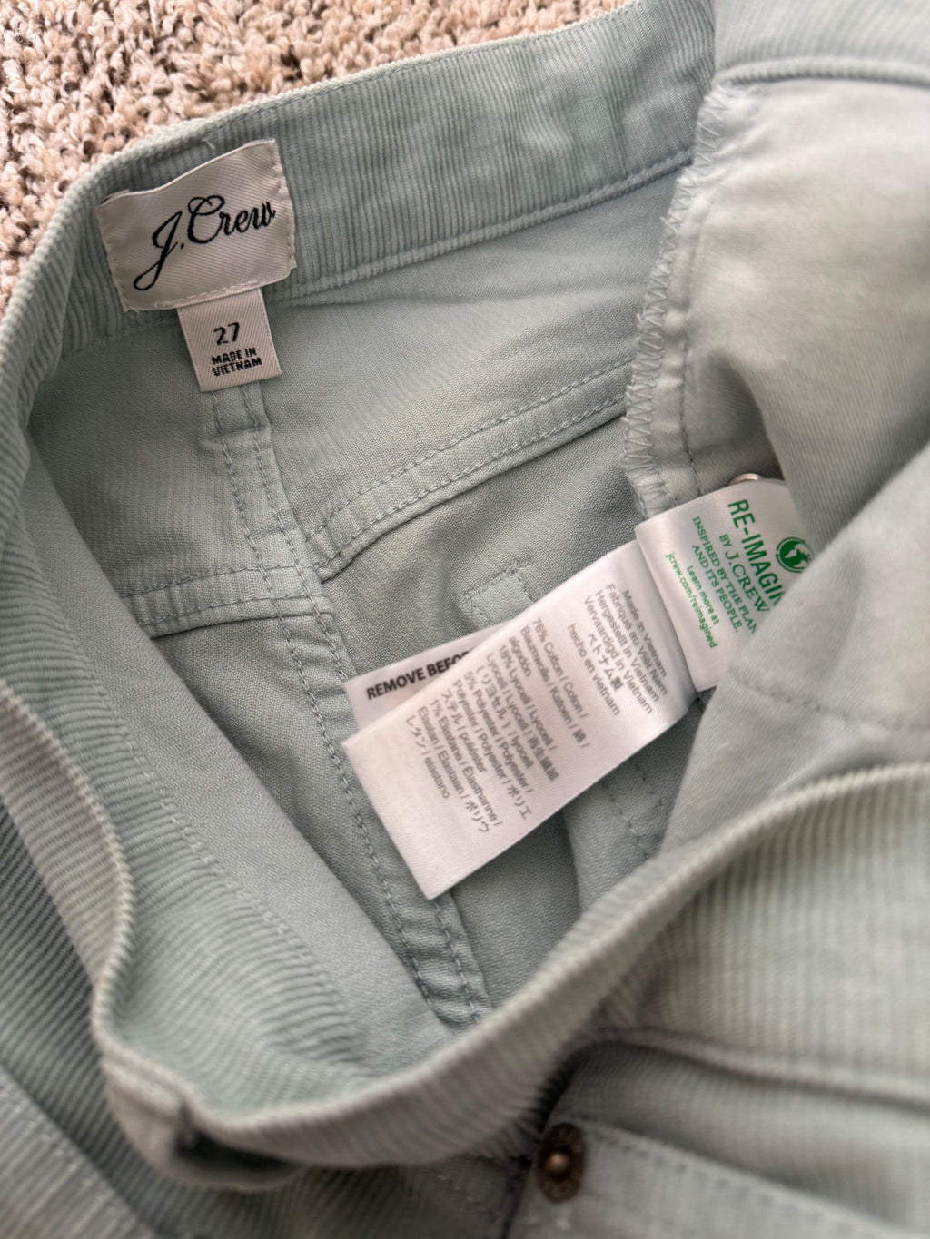 J. Crew 76% Cotton 18% Lyocell 5% Polyester 1% Elastane Size 27 Mint Green Cordouroy Skinny Jeans