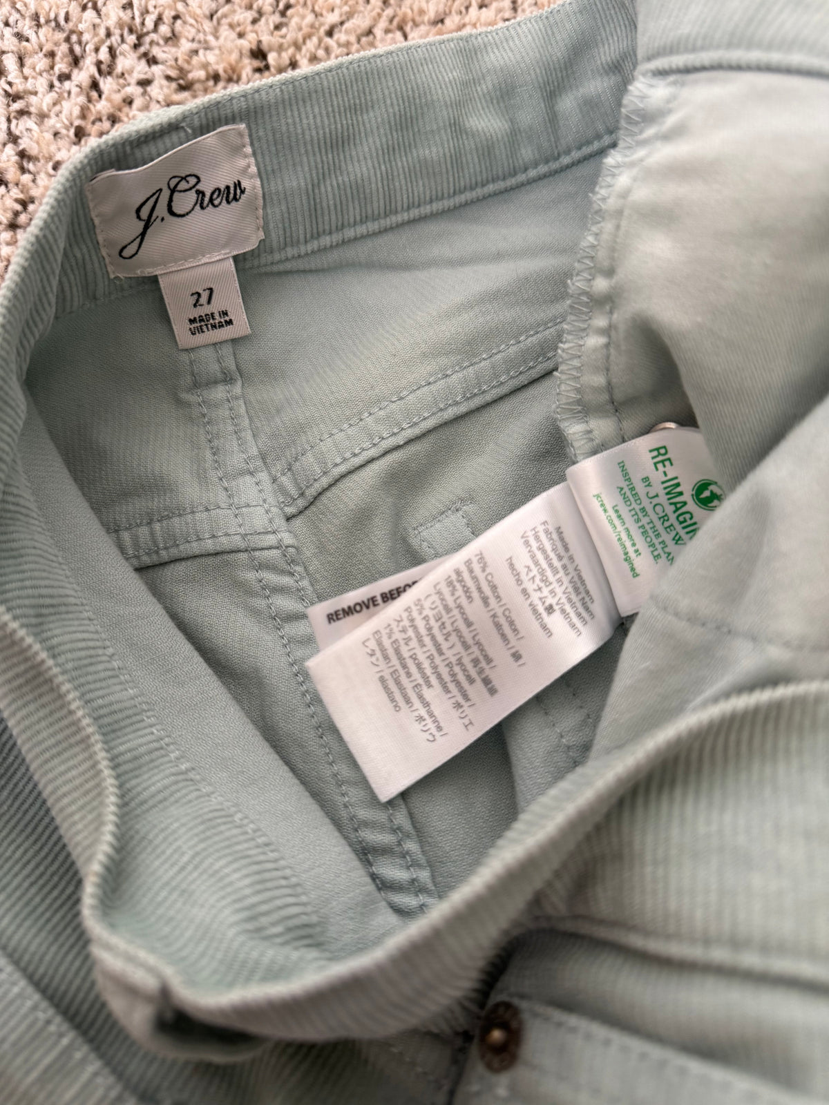 J. Crew 76% Cotton 18% Lyocell 5% Polyester 1% Elastane Size 27 Mint Green Cordouroy Skinny Jeans