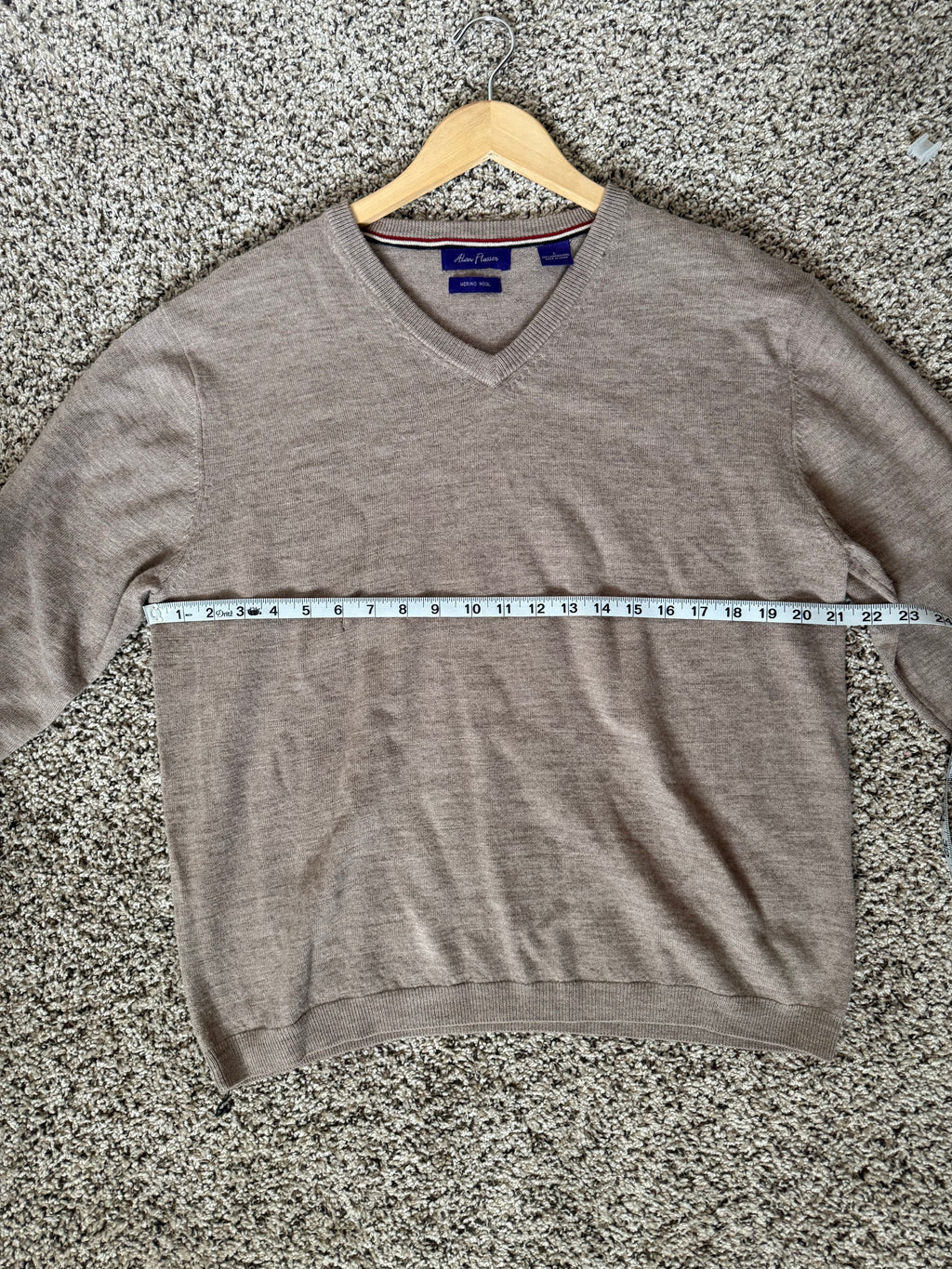 Alan Flusser 100% Merino Wool L Tan V-Neck Sweater