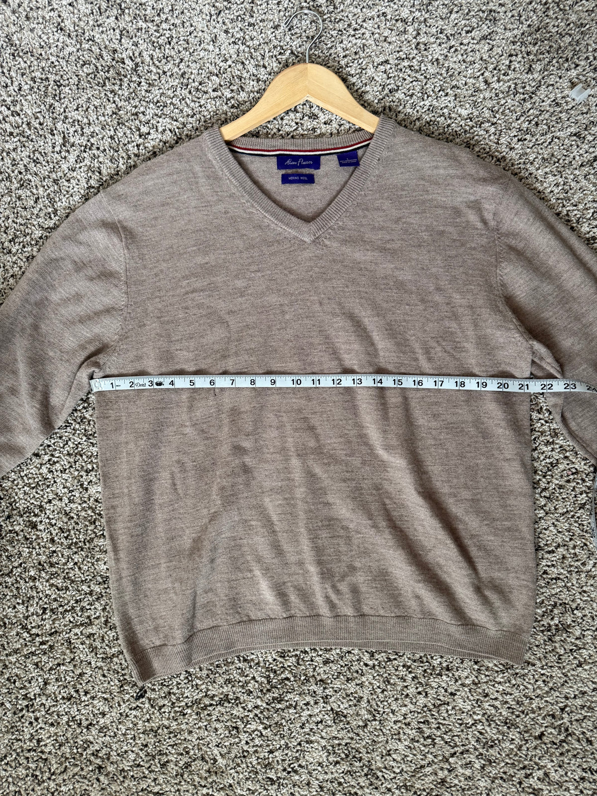 Alan Flusser 100% Merino Wool L Tan V-Neck Sweater