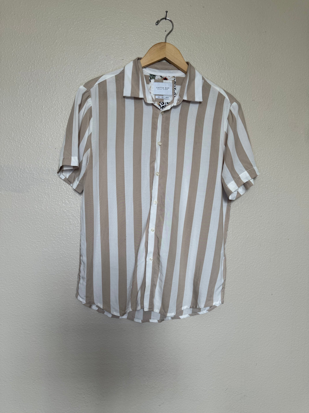 Cactus Man Ricky Singh 100% Viscose S Tan and White Vertical Striped Collared Button Up