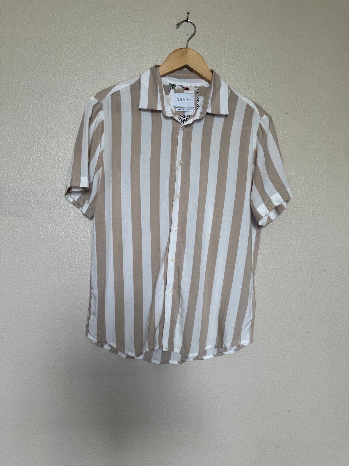 Cactus Man Ricky Singh 100% Viscose S Tan and White Vertical Striped Collared Button Up