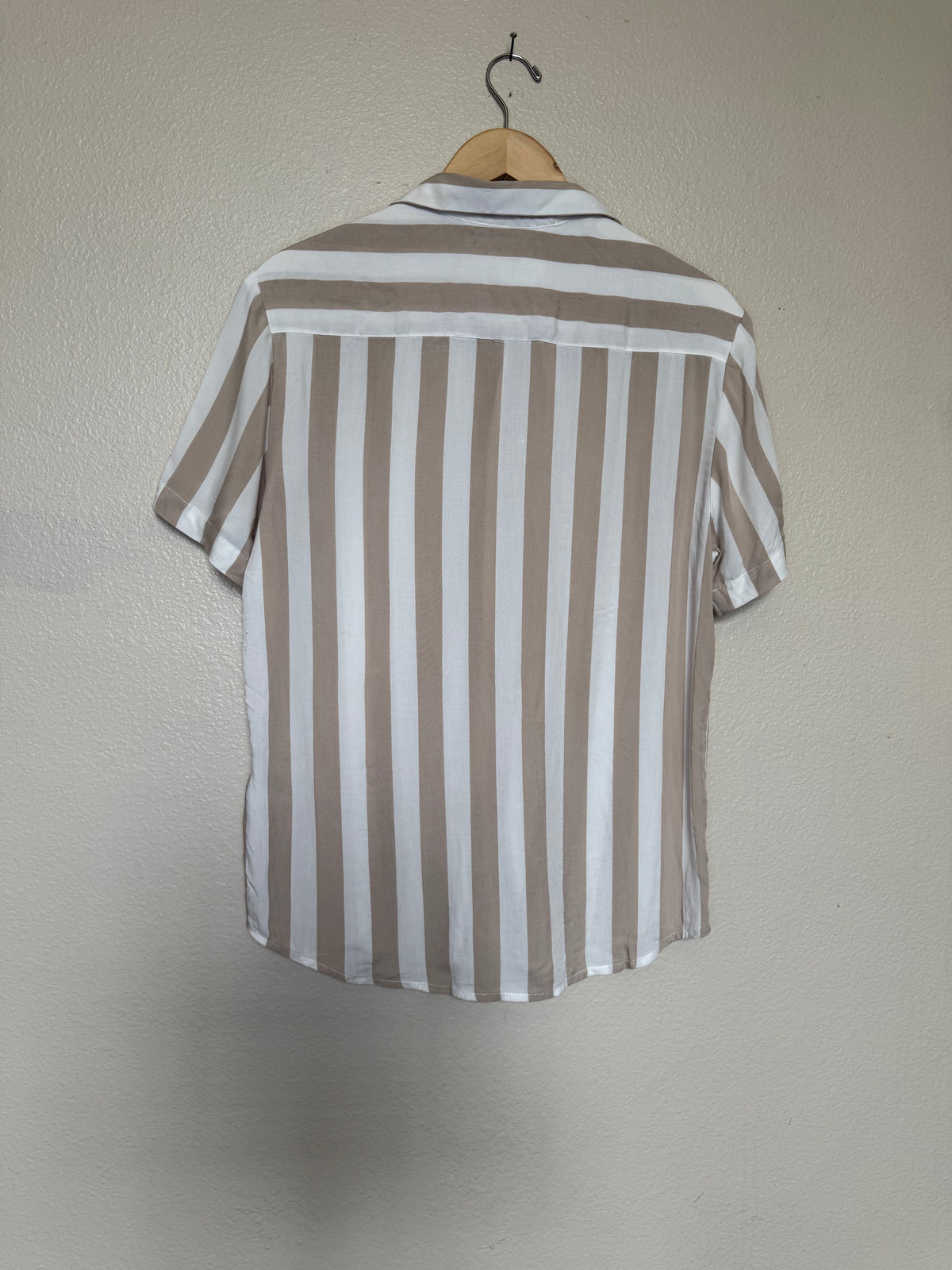 Cactus Man Ricky Singh 100% Viscose S Tan and White Vertical Striped Collared Button Up