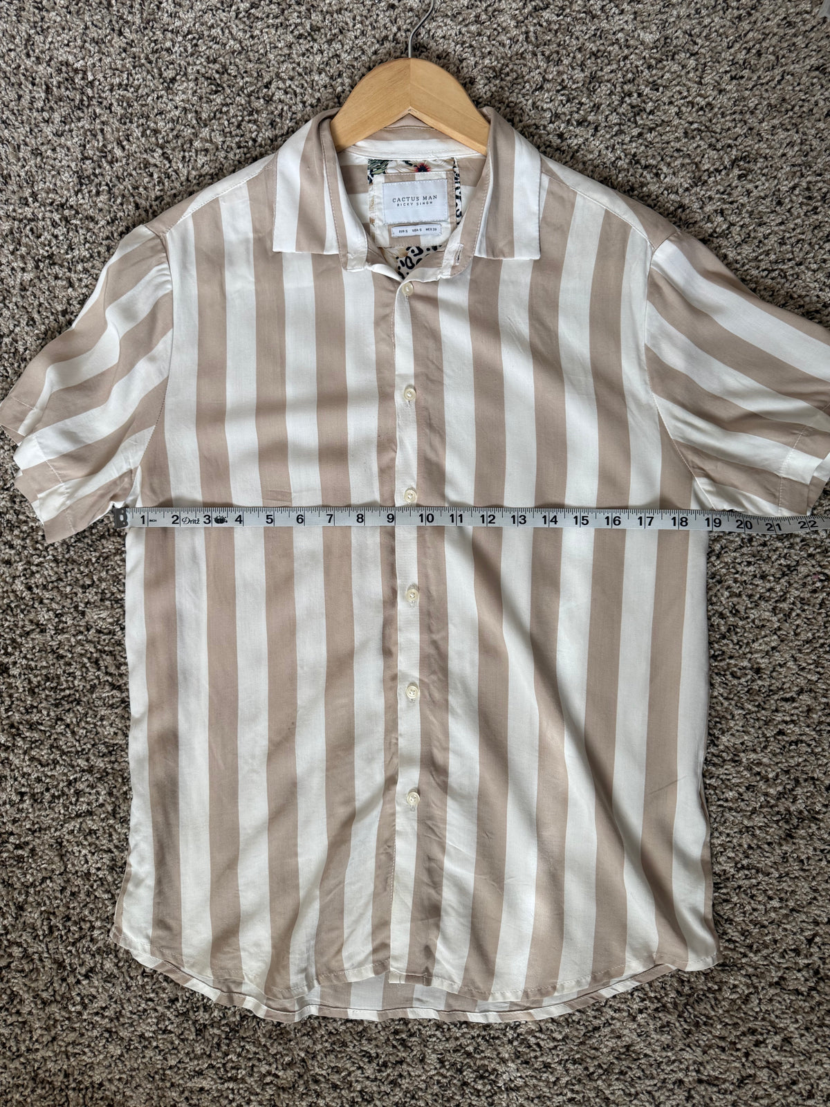 Cactus Man Ricky Singh 100% Viscose S Tan and White Vertical Striped Collared Button Up