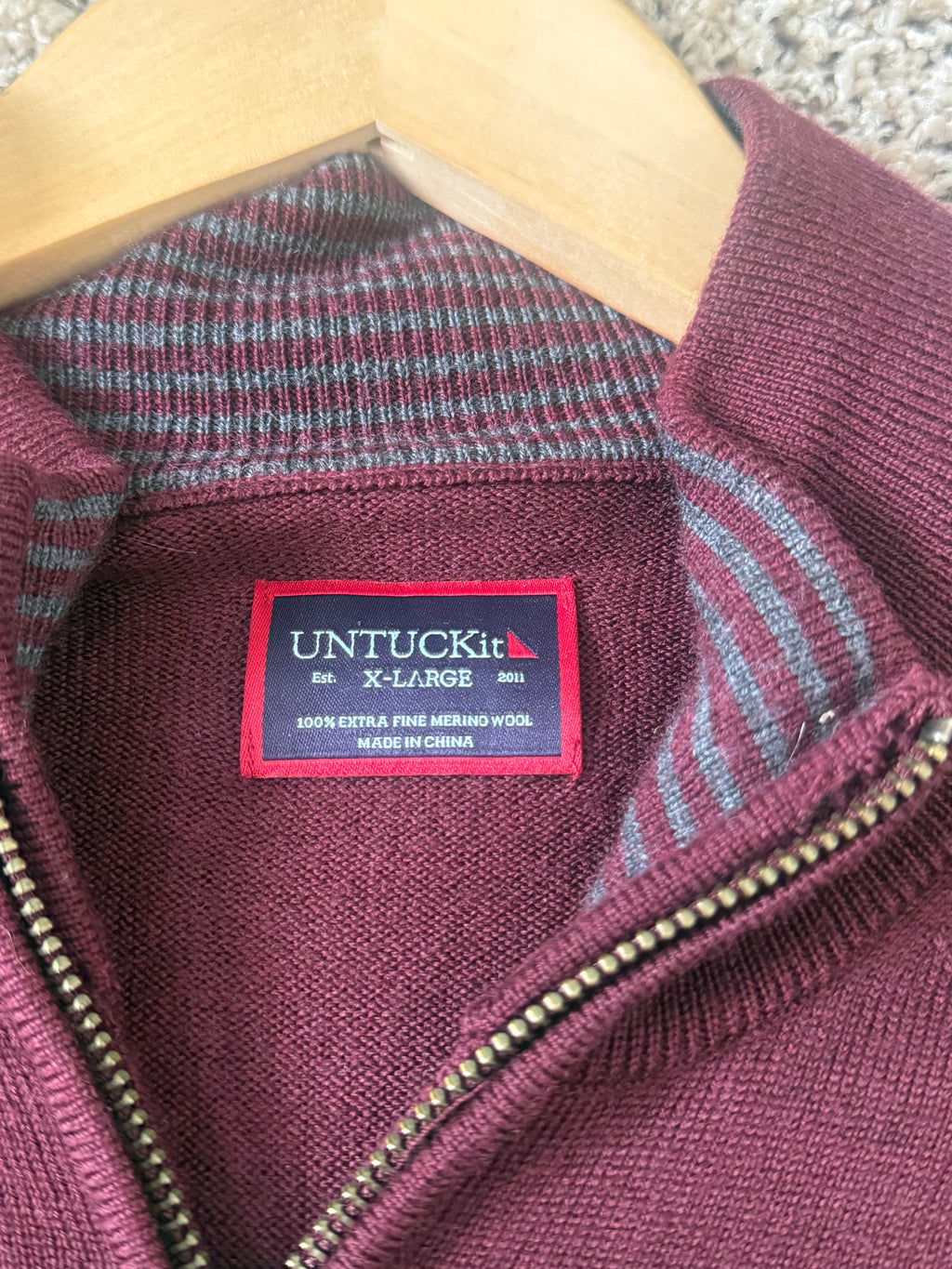 UNTUCKit 100% Extra Fine Merino Wool XL Maroon Quarterzip