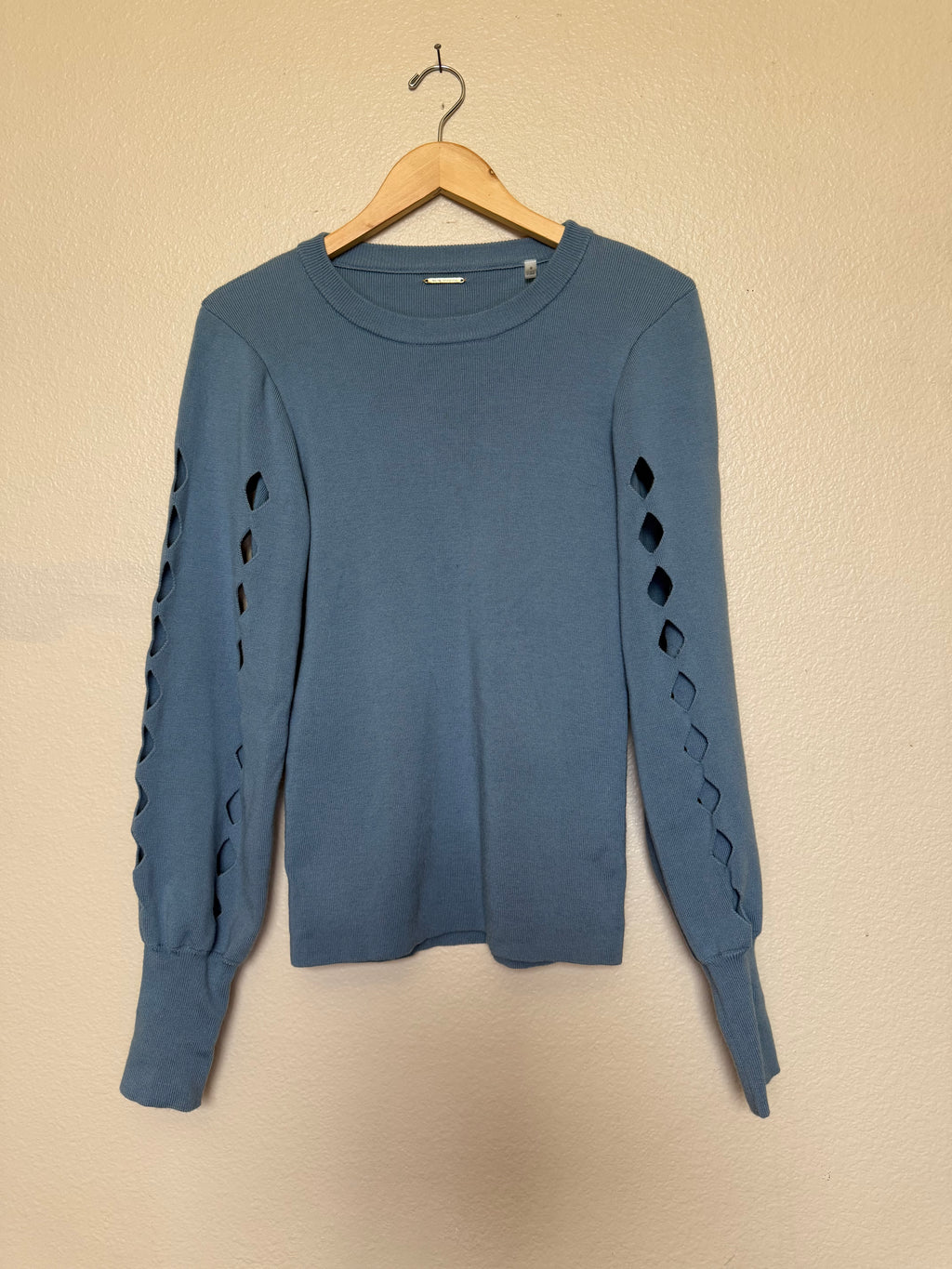 Elie Tahari 90% Extra Fine Merino Wool 9% Nylon 1% Spandex Women's M Sky Blue Crew Neck Sweater With Cut-Out Sleeve Detail