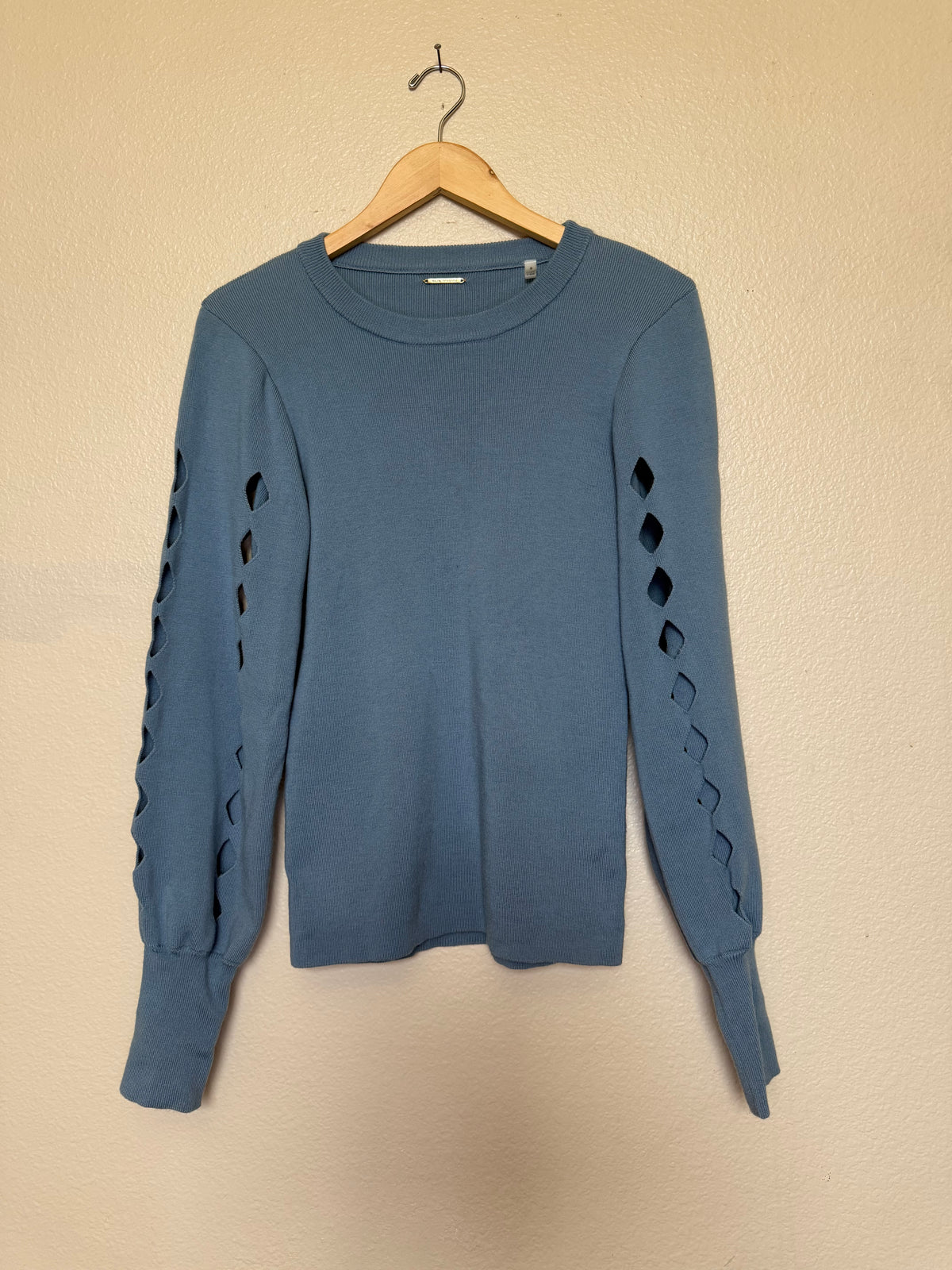 Elie Tahari 90% Extra Fine Merino Wool 9% Nylon 1% Spandex Women's M Sky Blue Crew Neck Sweater With Cut-Out Sleeve Detail