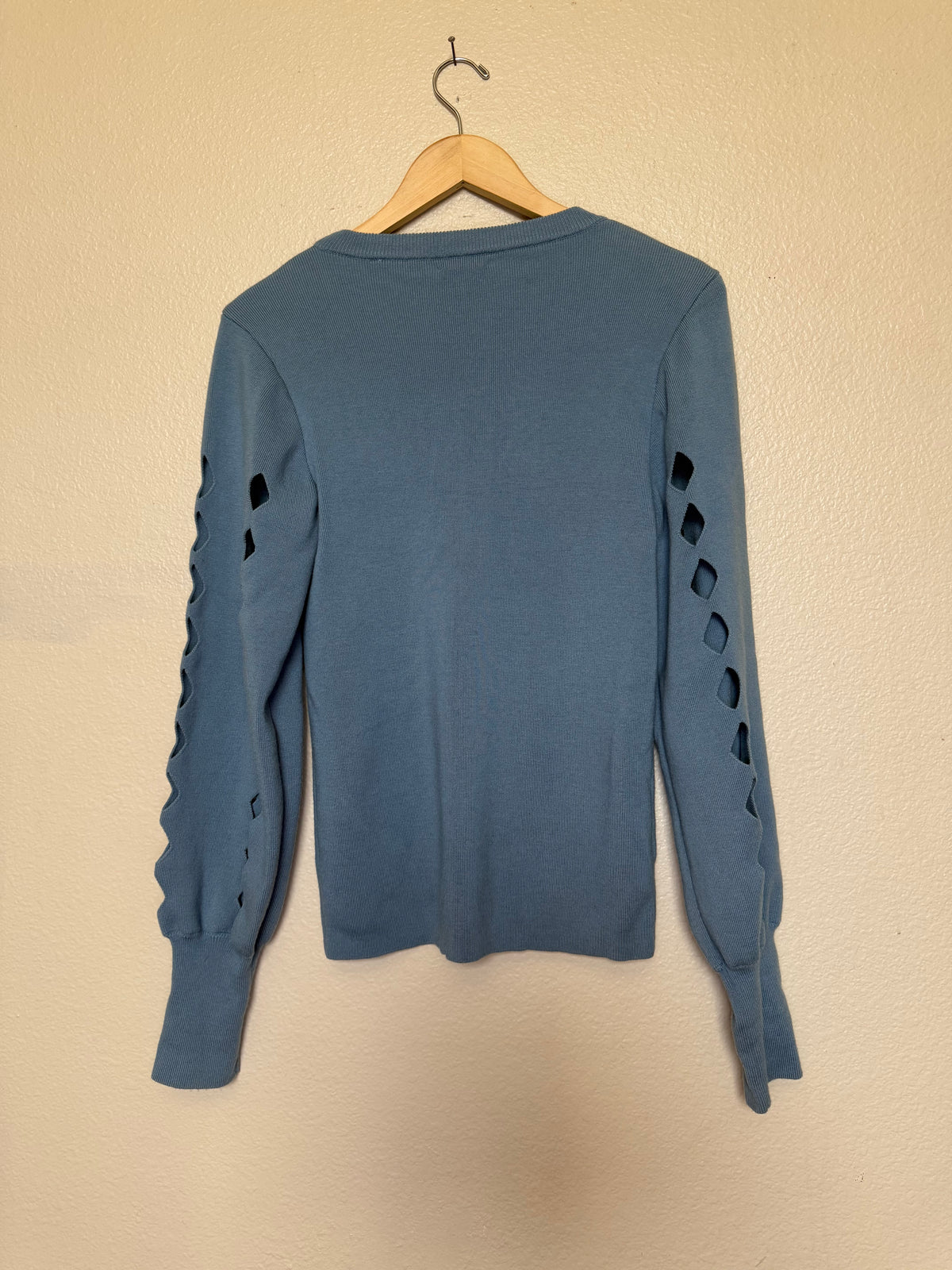 Elie Tahari 90% Extra Fine Merino Wool 9% Nylon 1% Spandex Women's M Sky Blue Crew Neck Sweater With Cut-Out Sleeve Detail