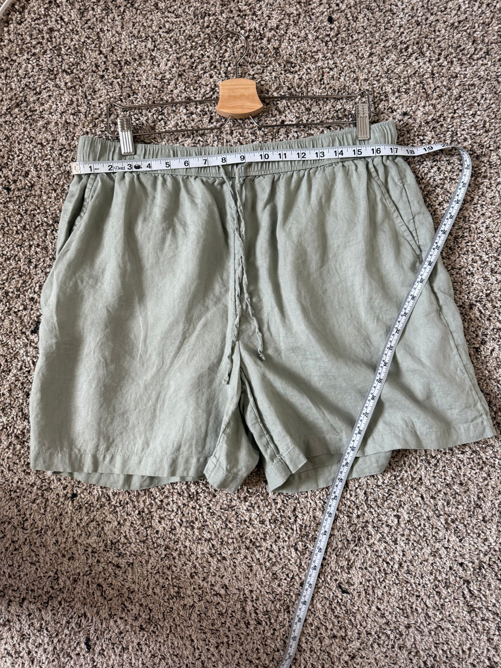 Tahari 100% Linen Women's XL Nature Green Shorts With Pockets