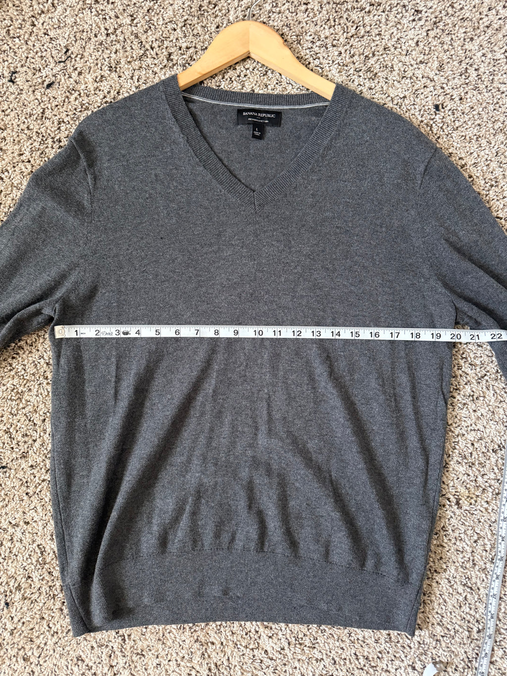 Banana Republic 55% Cotton 35% Viscose 10% Silk 3% Cashmere L Grey Knit V-Neck
