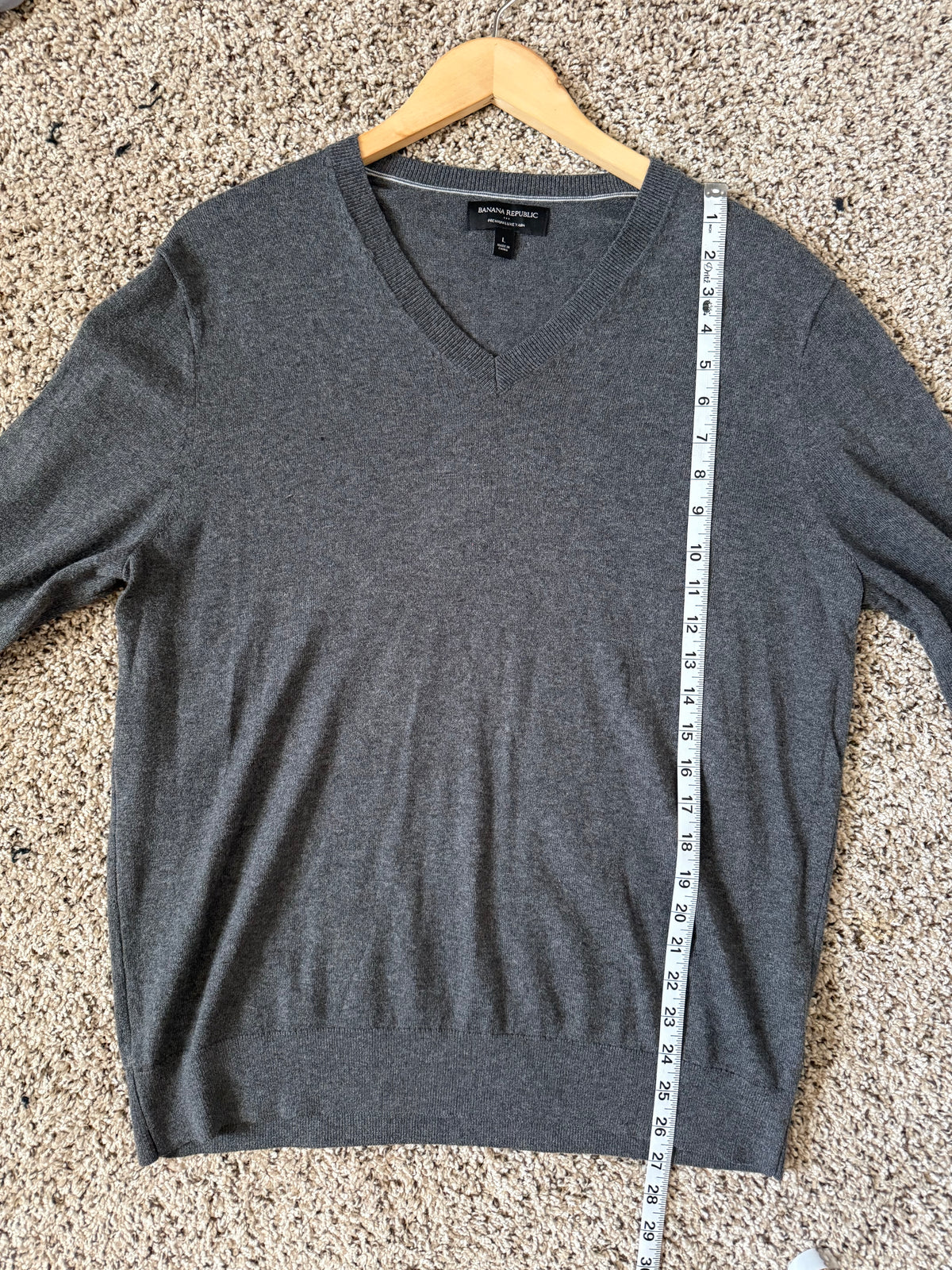 Banana Republic 55% Cotton 35% Viscose 10% Silk 3% Cashmere L Grey Knit V-Neck