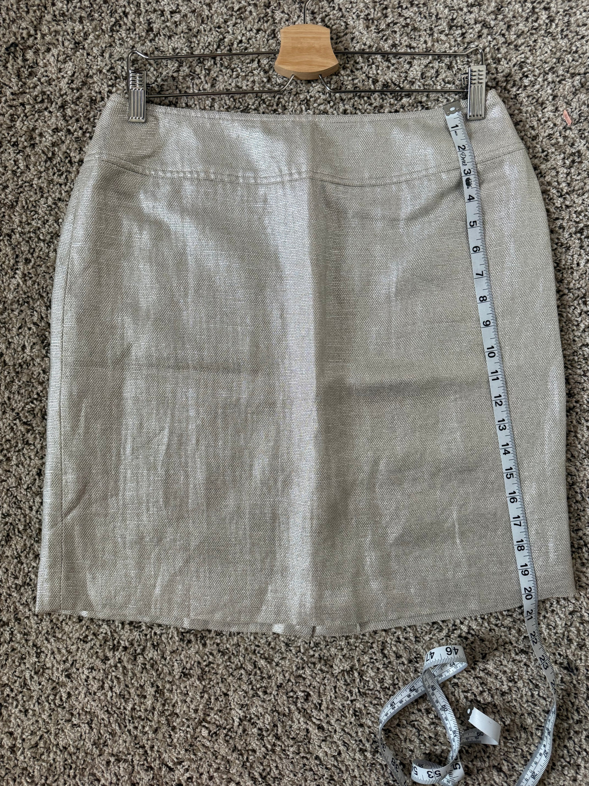 Jon Rickie Freeman 54% Linen 43% Cotton 3% Metallic Size 10 Light Tan Pearl/Metallic Pencil Skirt