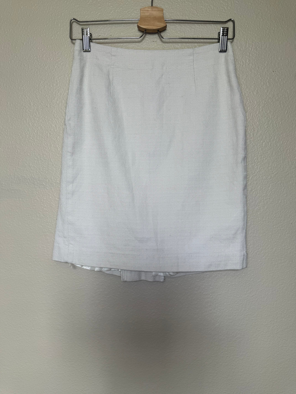 Banana Republic 100% Cotton Size 2 White Pencil Skirt