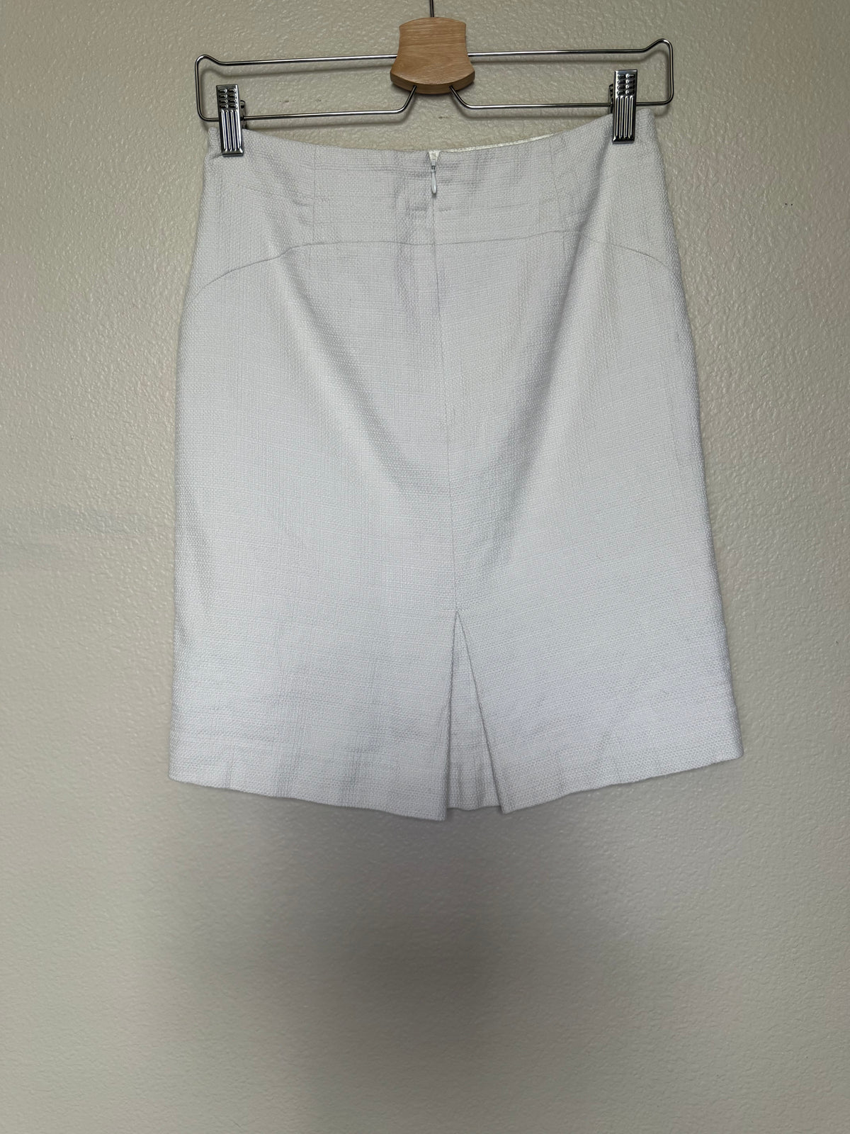 Banana Republic 100% Cotton Size 2 White Pencil Skirt