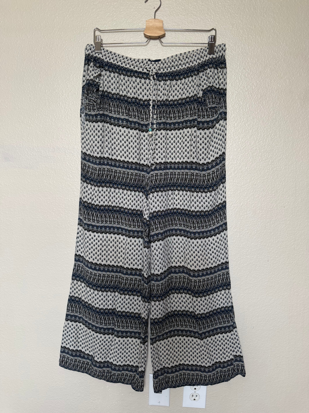 American Eagle 100% Viscose L Blue and Off-White Striped Pajama Pants