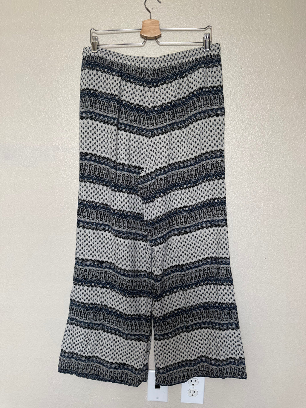 American Eagle 100% Viscose L Blue and Off-White Striped Pajama Pants