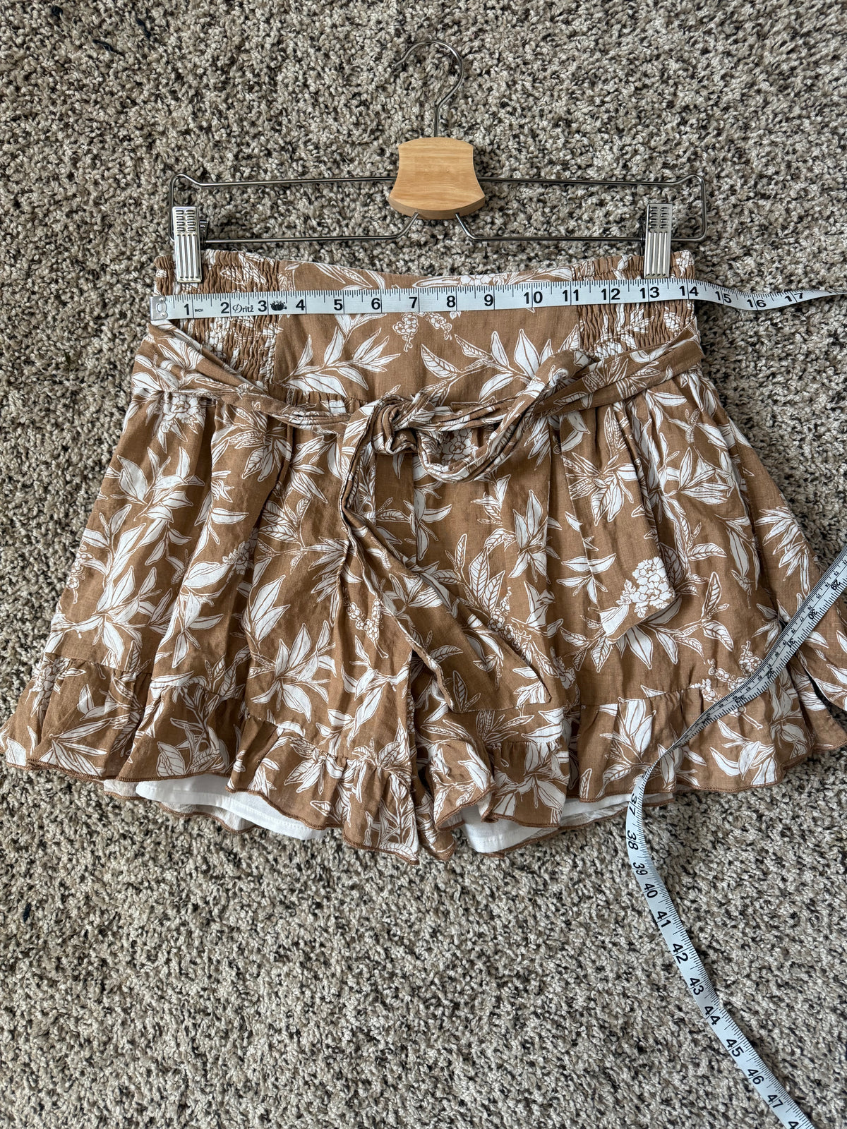&Merci 60% Cotton 40% Rayon M Light Brown with White Plant Print Paper Bag Shorts