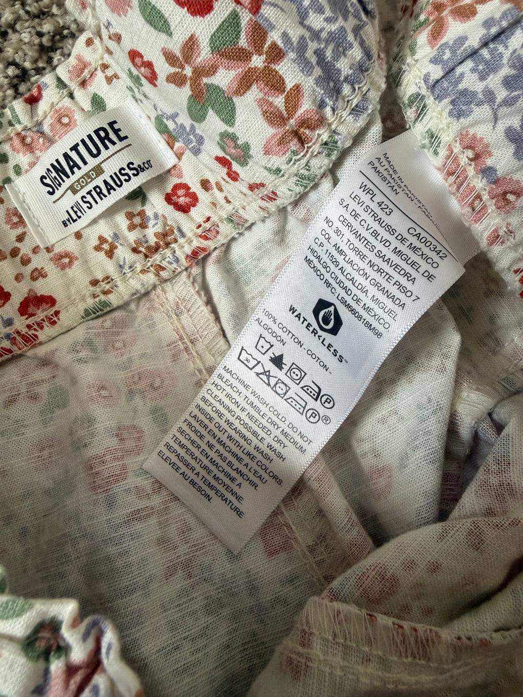 Signature Gold by Levi Strauss 100% Cotton M Flower Print Shorts