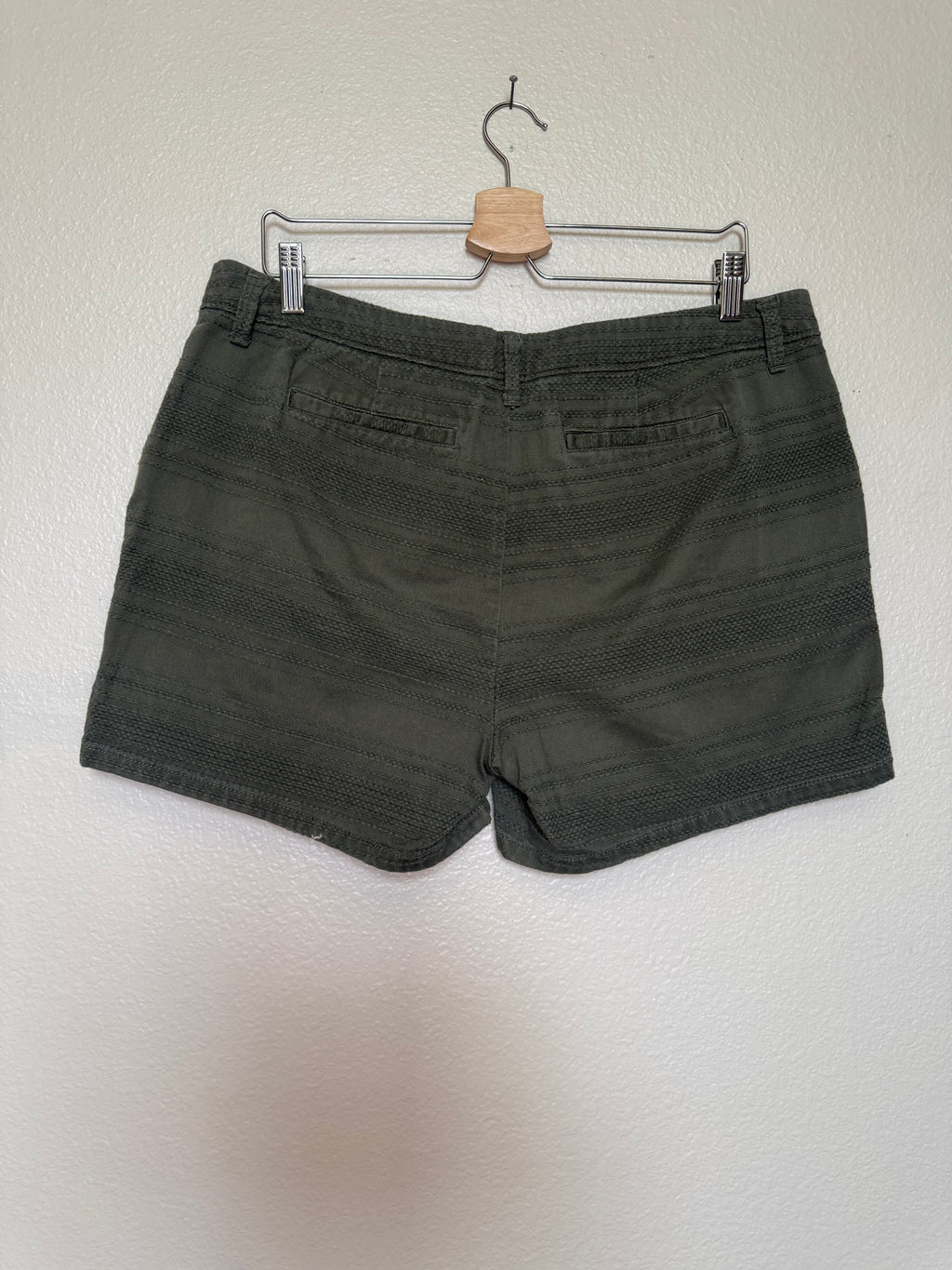 Liz Clairborne 100% Cotton Size 12 Forest Green Shorts