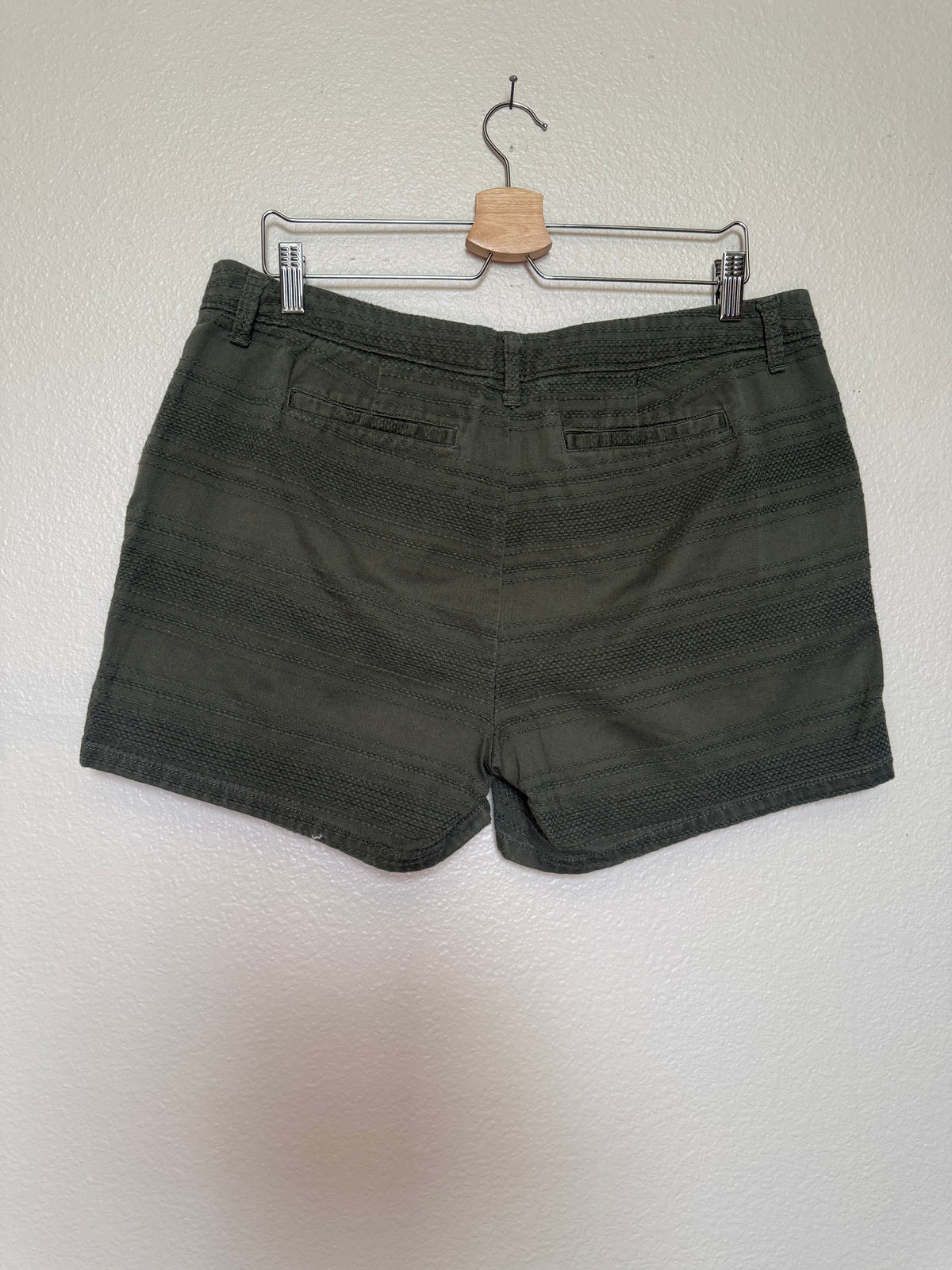 Liz Clairborne 100% Cotton Size 12 Forest Green Shorts