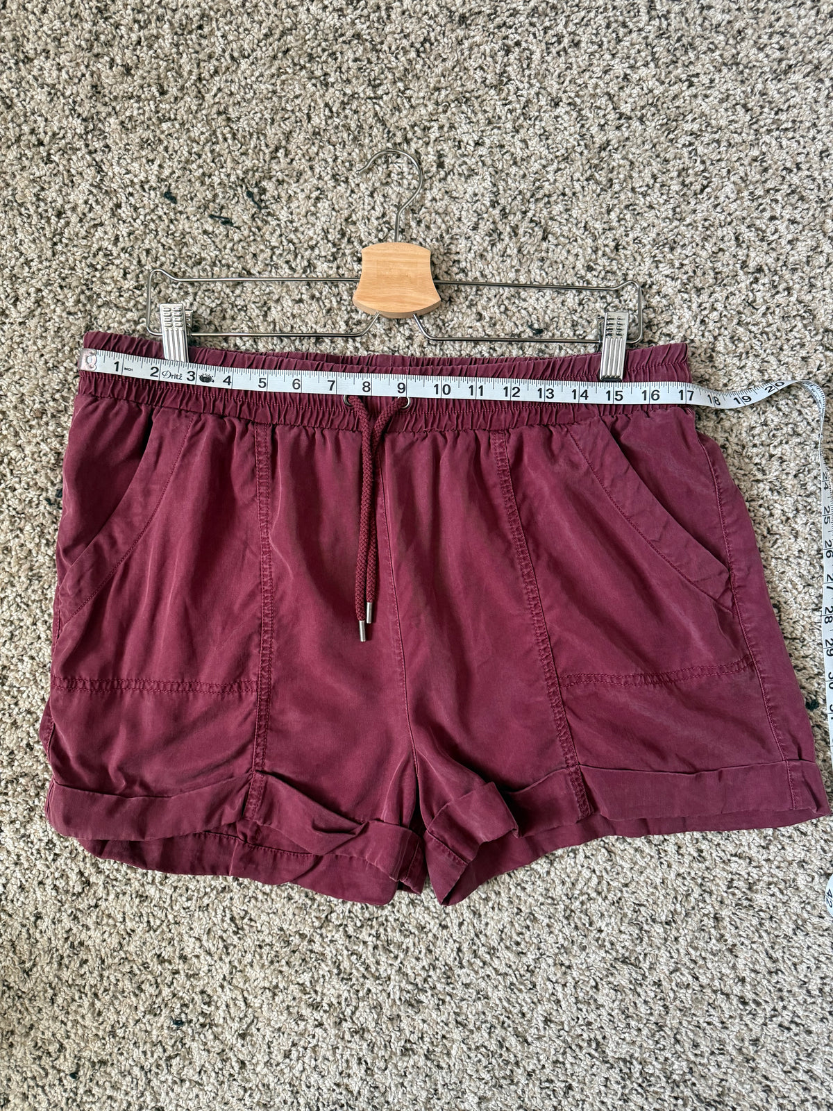 Universal Thread 100% Lyocell L Maroon Shorts