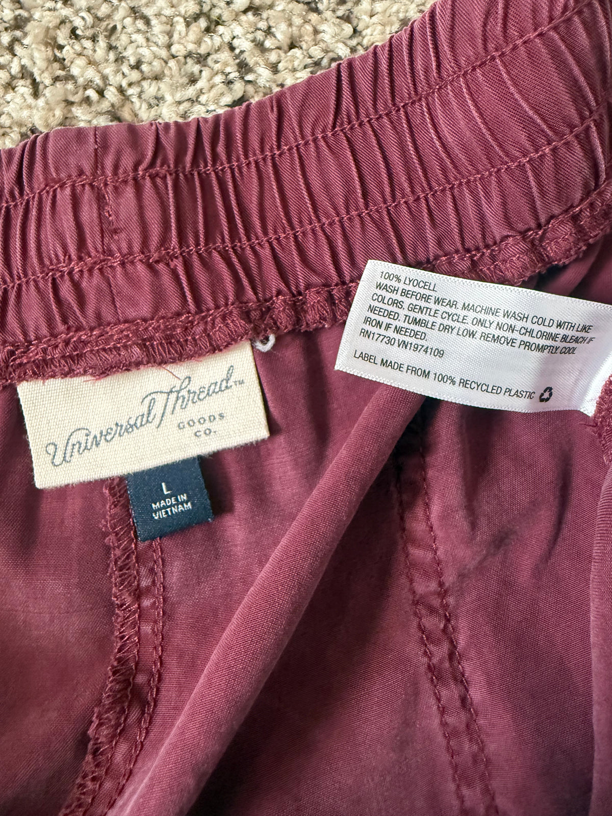 Universal Thread 100% Lyocell L Maroon Shorts