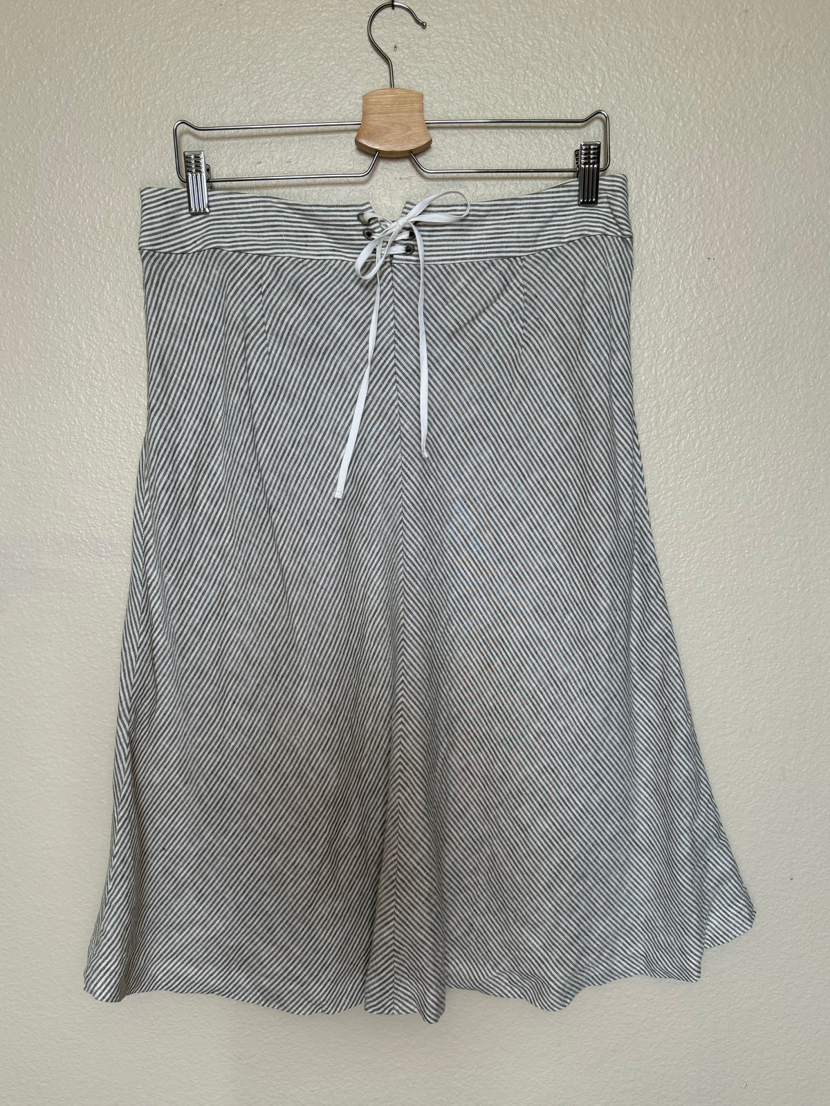 J. Crew 100% Linen Size 8 Button Detail Midi Skirt