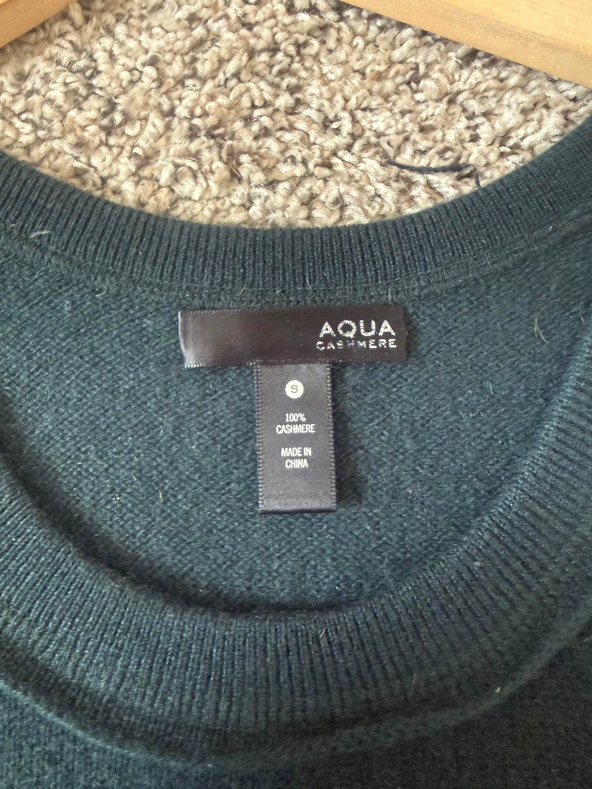 Aqua Cashmere 100% Cashmere S Deep Emerald Green Cold Shoulder Sweater