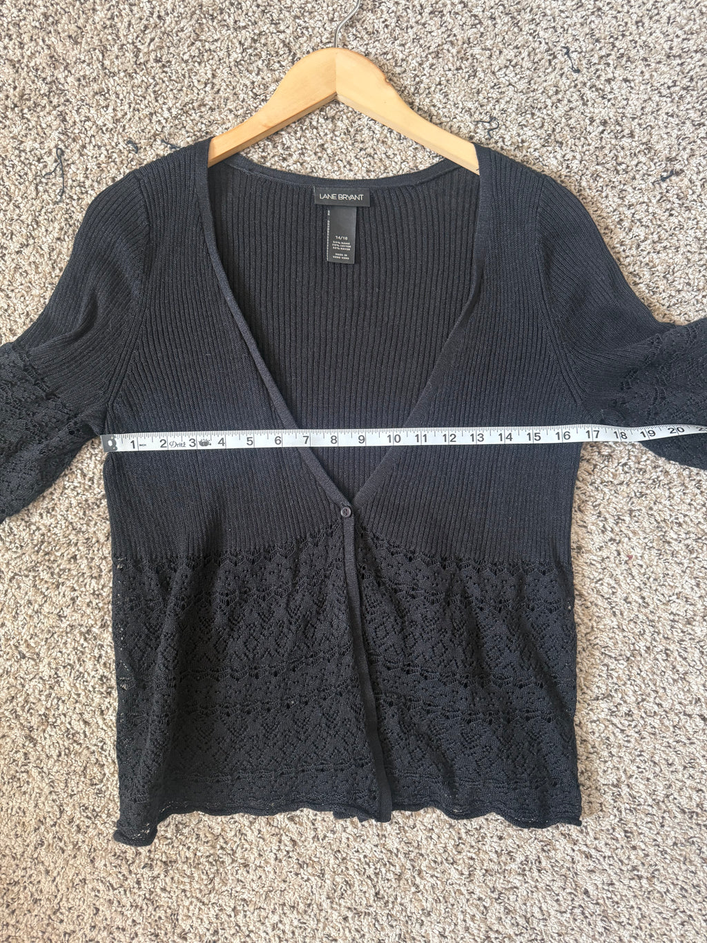 Lane Bryant 54% Ramie 24% Cotton 22% Rayon Size 14/16 Black Short Sleeve Cardigan