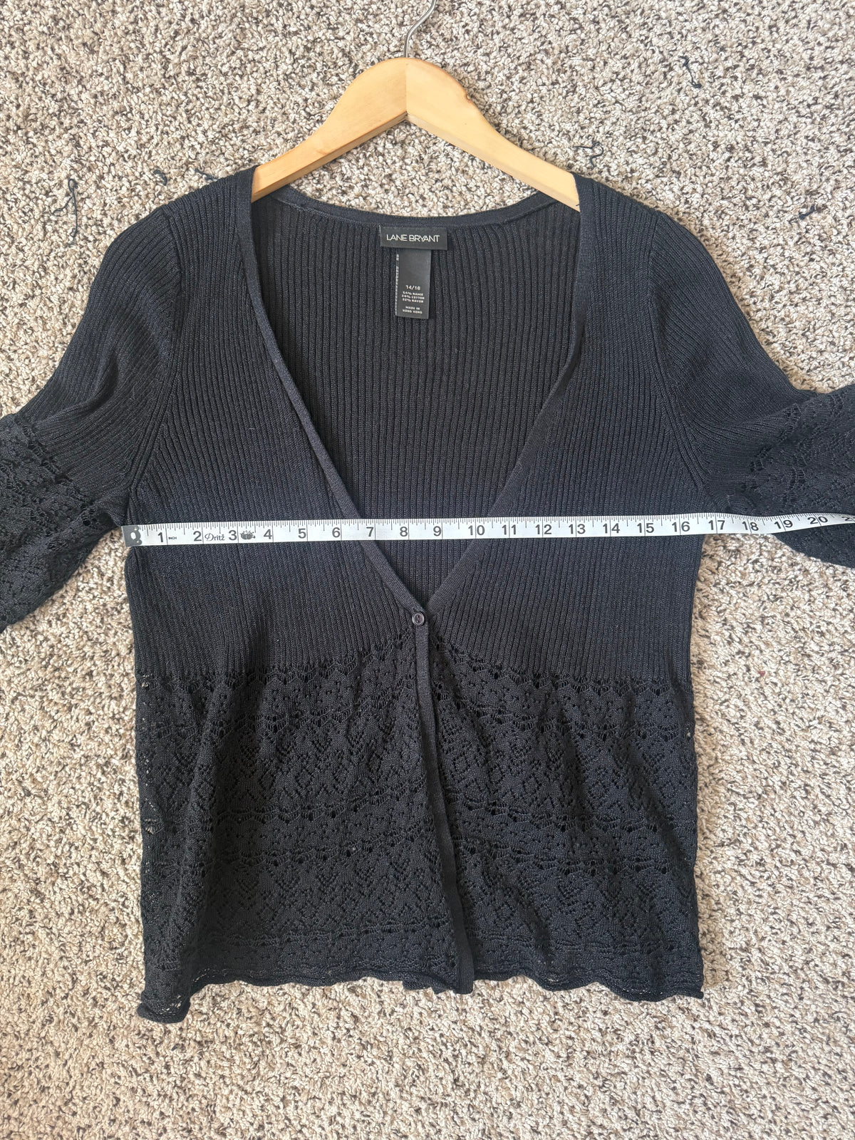 Lane Bryant 54% Ramie 24% Cotton 22% Rayon Size 14/16 Black Short Sleeve Cardigan