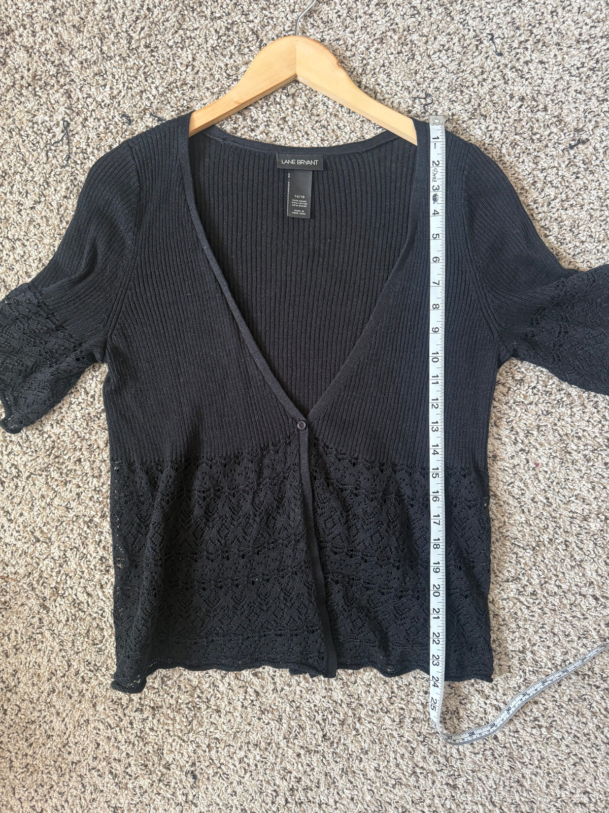 Lane Bryant 54% Ramie 24% Cotton 22% Rayon Size 14/16 Black Short Sleeve Cardigan