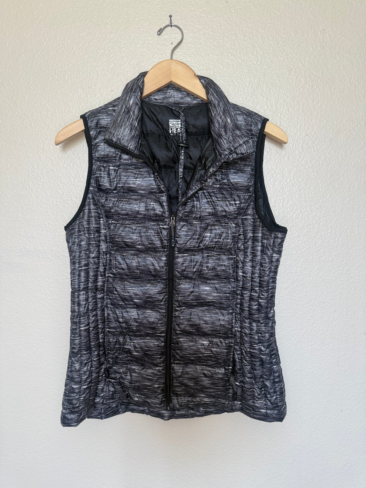 32 Degree Heat 90% Down 10% Feathers M Black and White (Grey) Packable Puffer Vest
