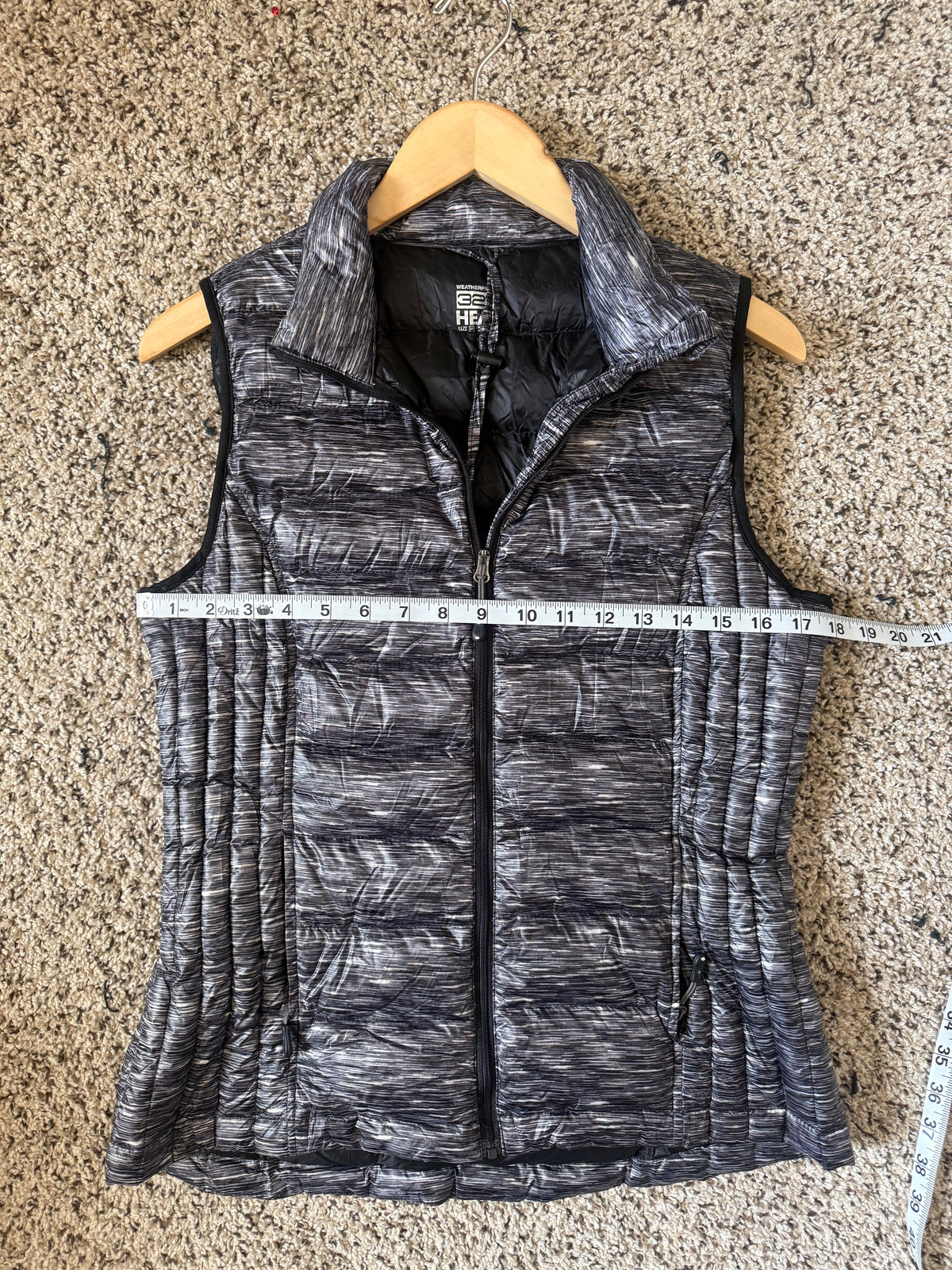 32 Degree Heat 90% Down 10% Feathers M Black and White (Grey) Packable Puffer Vest