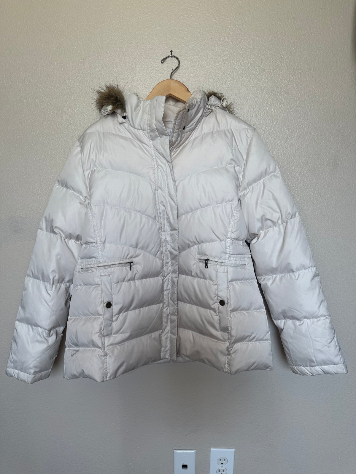 Larry Levine 50% Down 50% Waterfowl XL White Hooded Puffer Coat