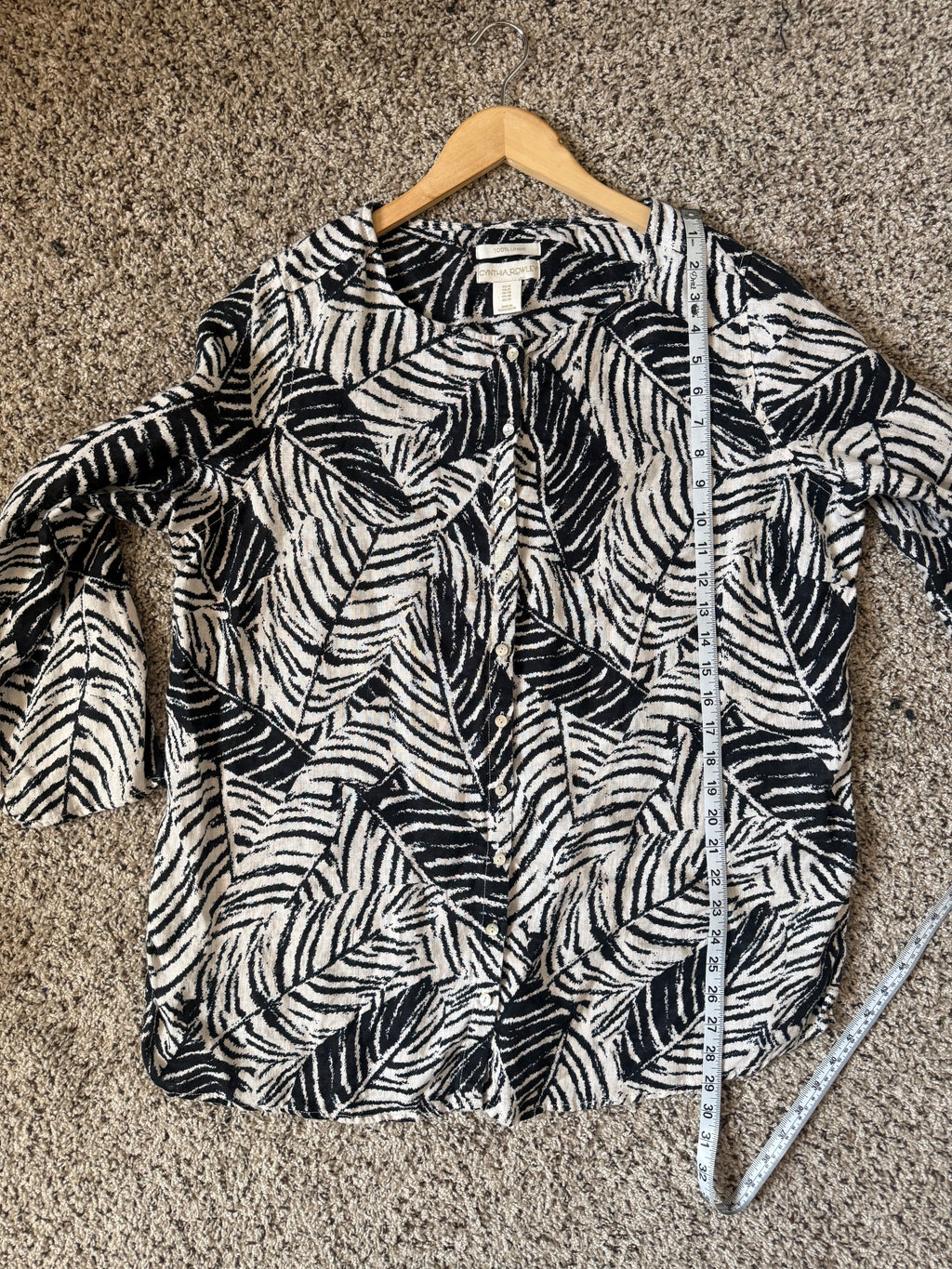 Cynthia Rowley 100% Linen 1X Black and White Plant Detail Button Down