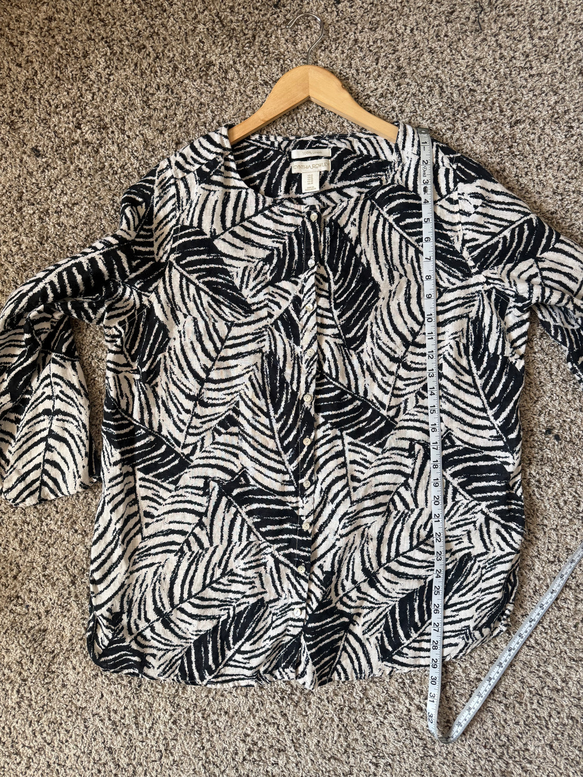Cynthia Rowley 100% Linen 1X Black and White Plant Detail Button Down