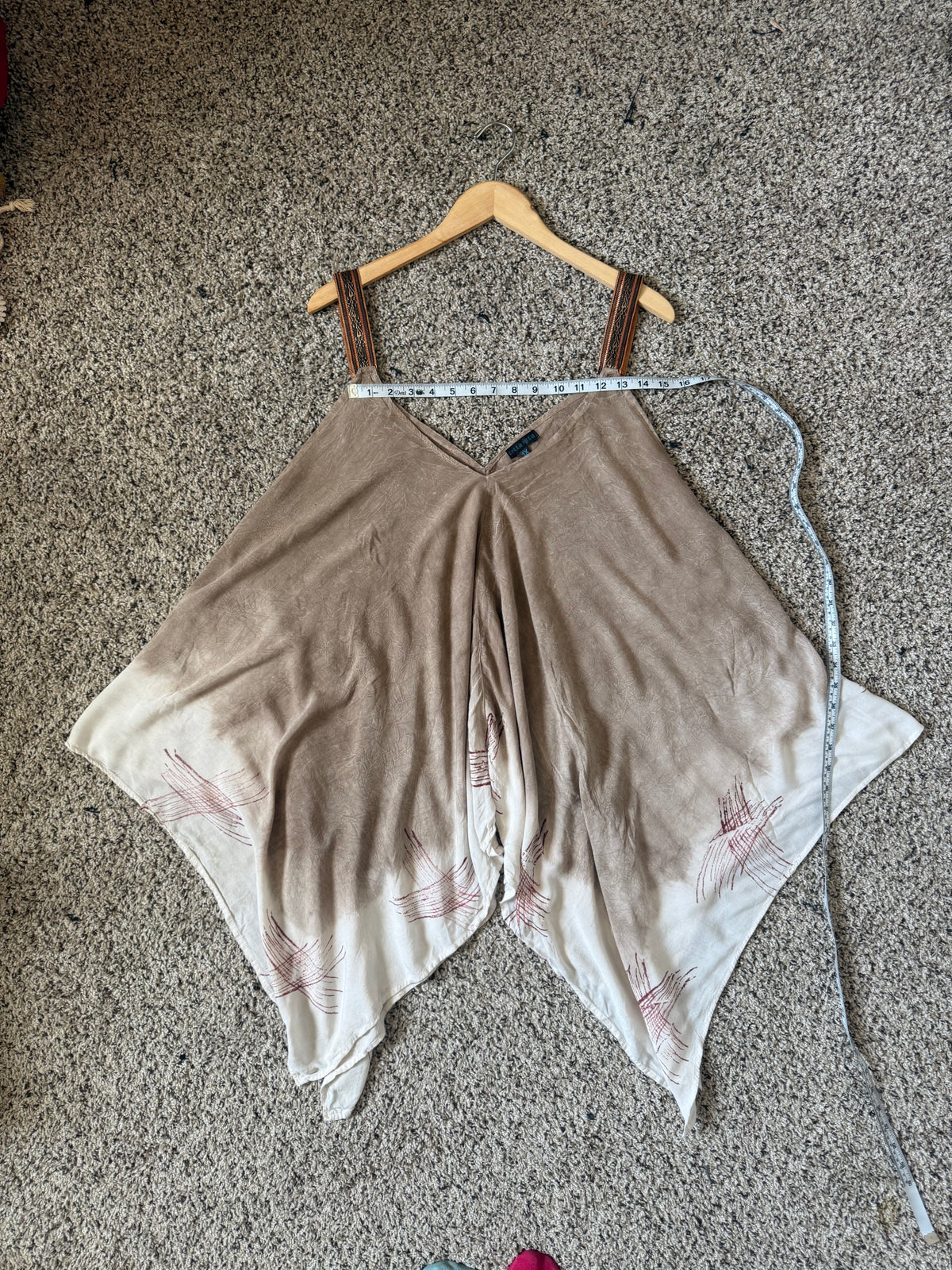 Bella Moda 100% Viscose 1X Tan and White Flowy Tank Top