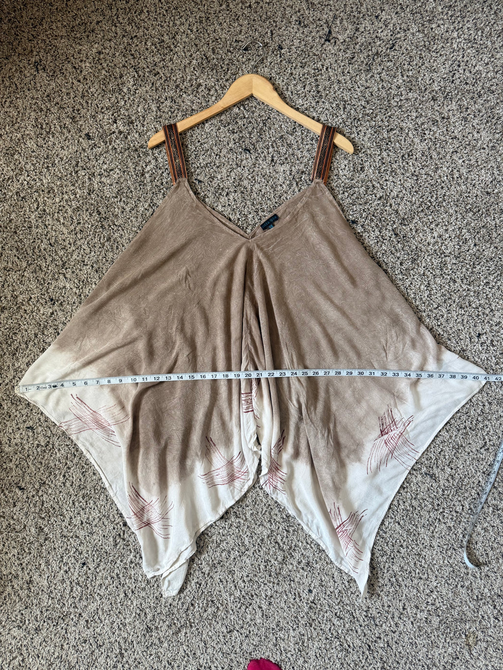 Bella Moda 100% Viscose 1X Tan and White Flowy Tank Top
