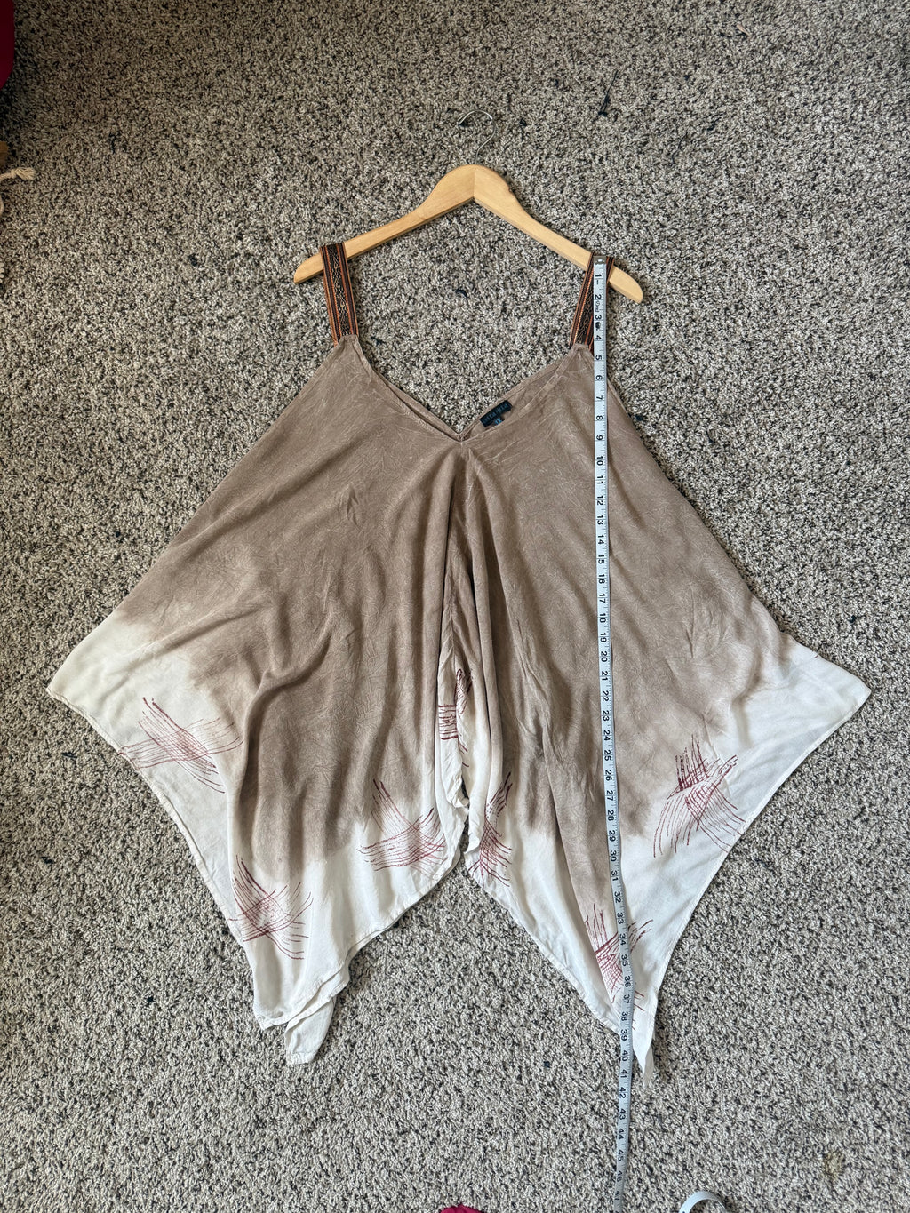Bella Moda 100% Viscose 1X Tan and White Flowy Tank Top