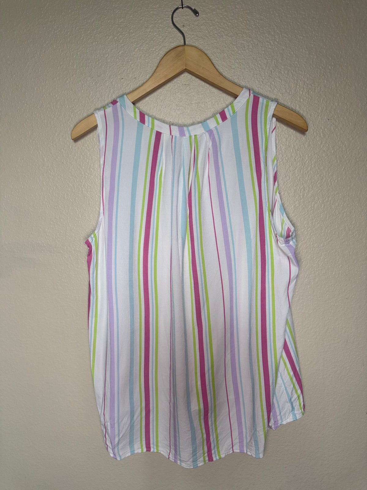 Crown & Ivy 97% Rayon 3% Spandex L Pastel Purple Green Red and Blue Striped V-Neck Tank Top