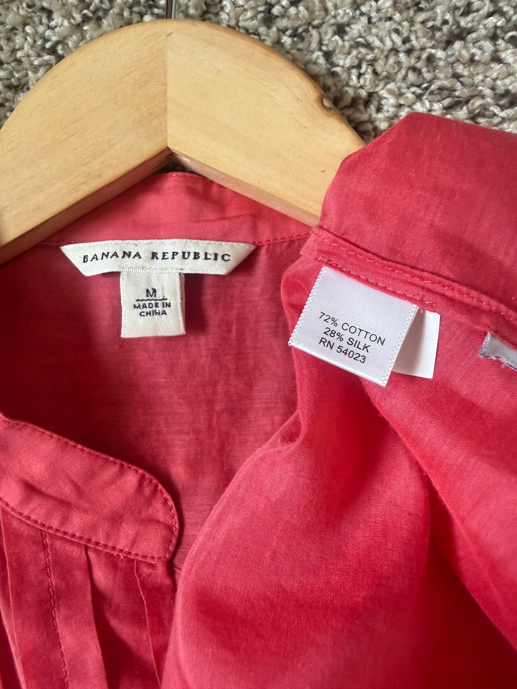 Banana Republic 72% Silk 28% Cotton M Coral Short Sleeve Blouse