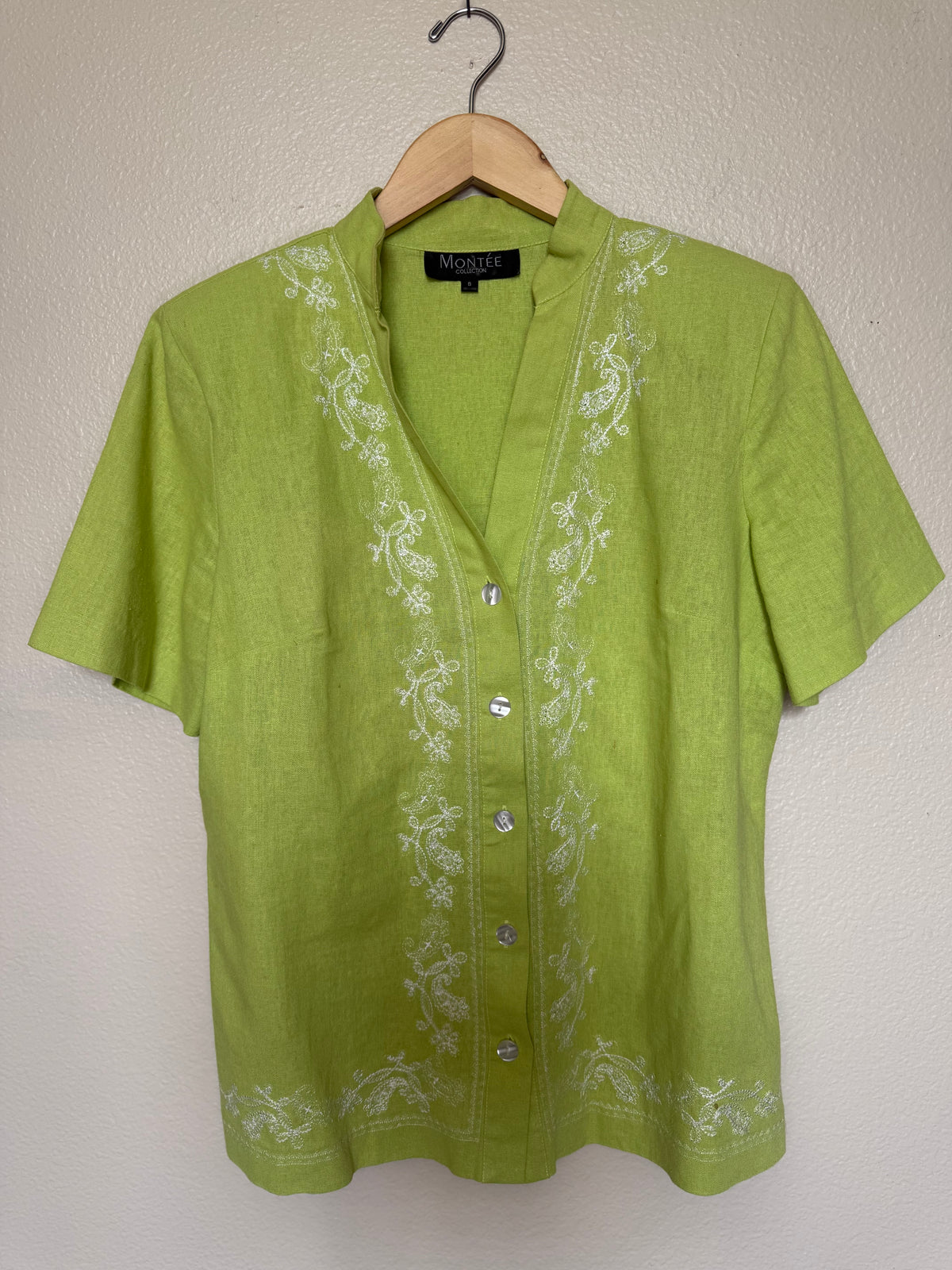 Montee Collection 55% Ramie 45% Rayon S Lime Green Short Sleeve Button Down with White Emroidered Flowers