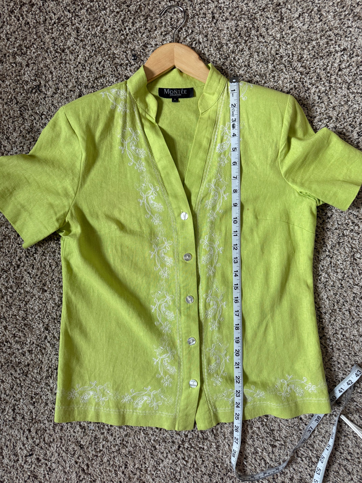 Montee Collection 55% Ramie 45% Rayon S Lime Green Short Sleeve Button Down with White Emroidered Flowers